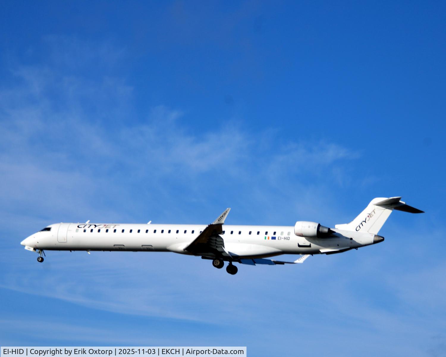 EI-HID, 2012 Bombardier CRJ-1000EL NG (CL-600-2E25) C/N 19024, EI-HID landing rw 22L