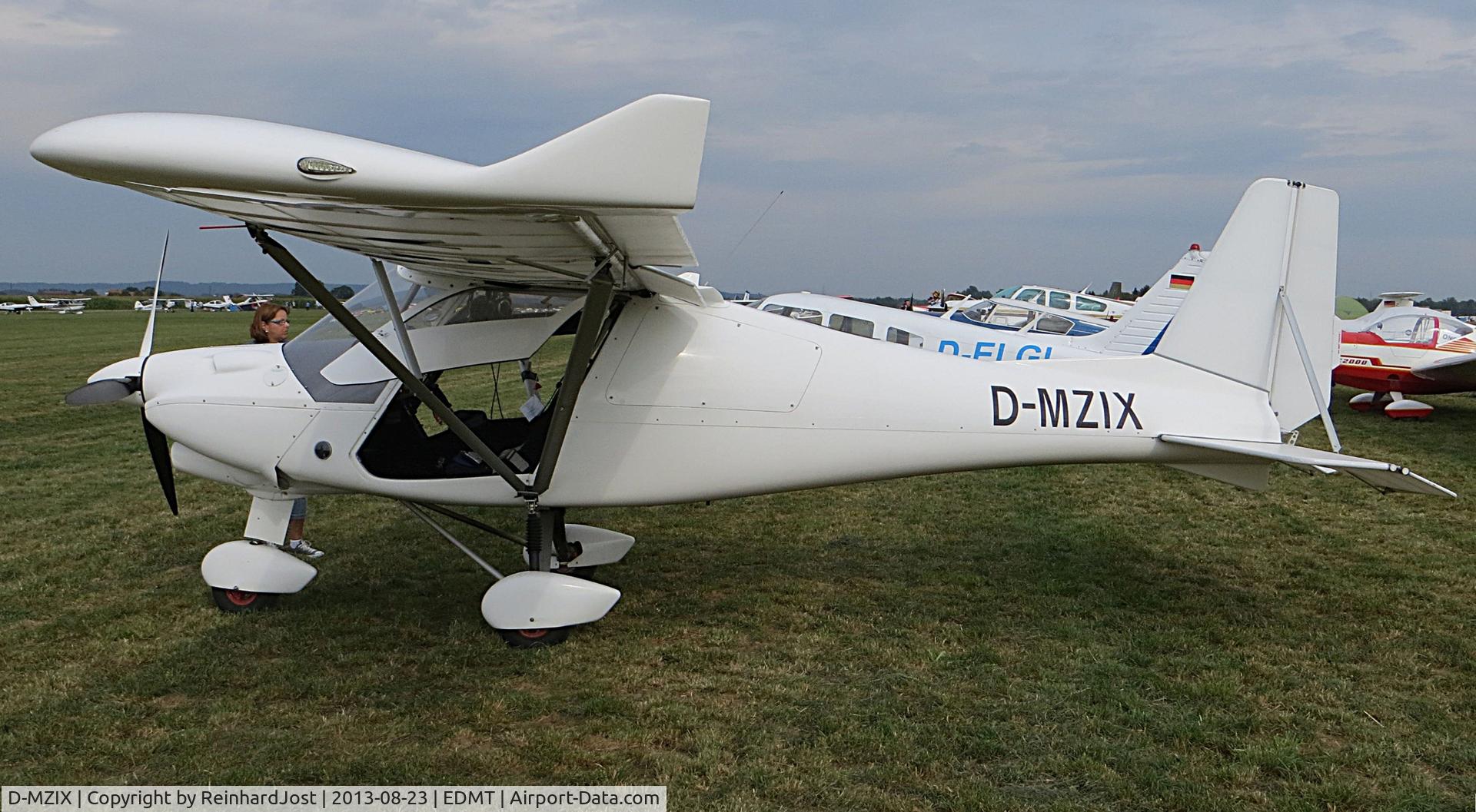 D-MZIX, Comco  Ikarus C-42C C/N 1404-7309, One of around 1400 planes at Tannkosh 2013