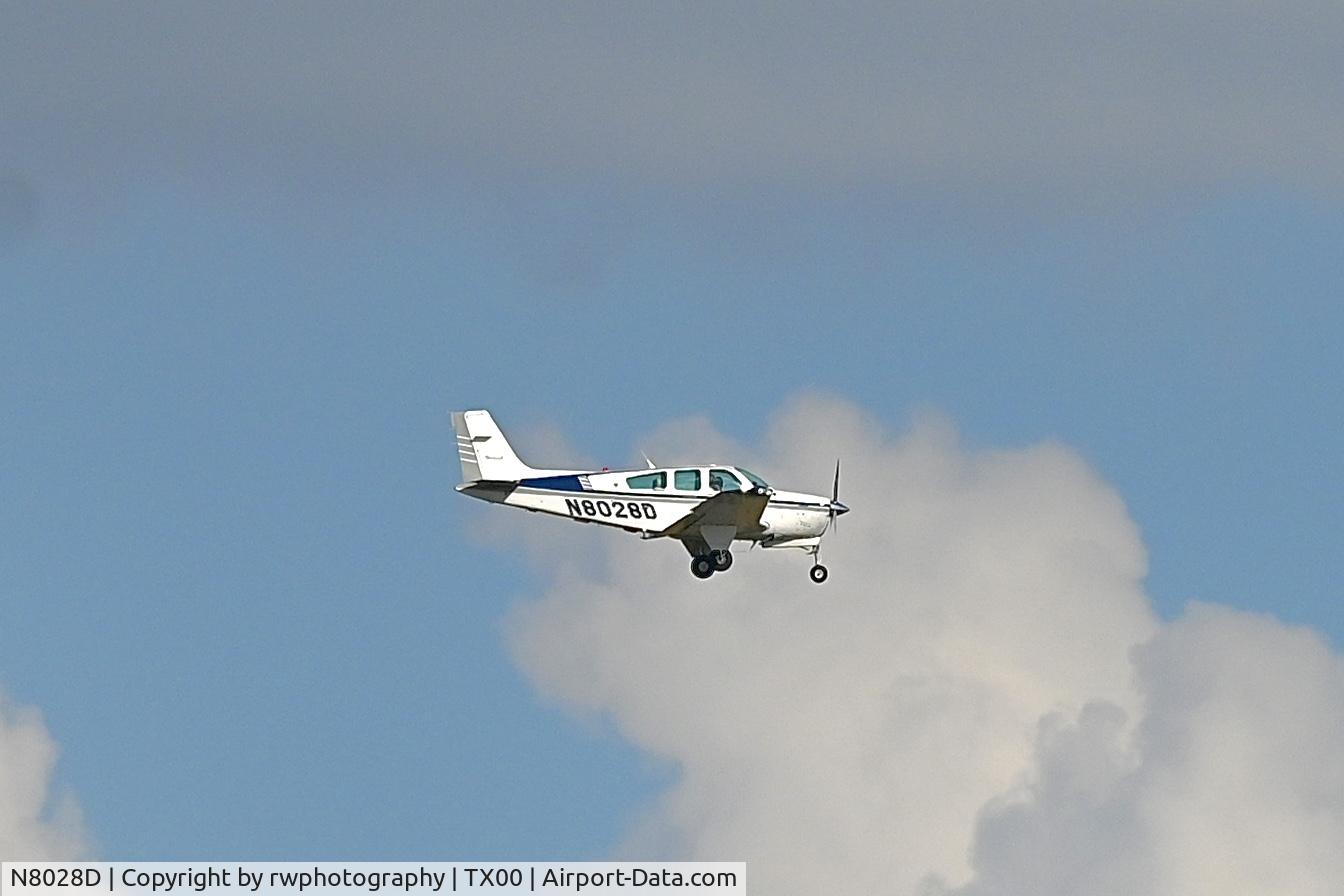 N8028D, 1991 Beech F33A Bonanza C/N CE-1550, Left Downwind