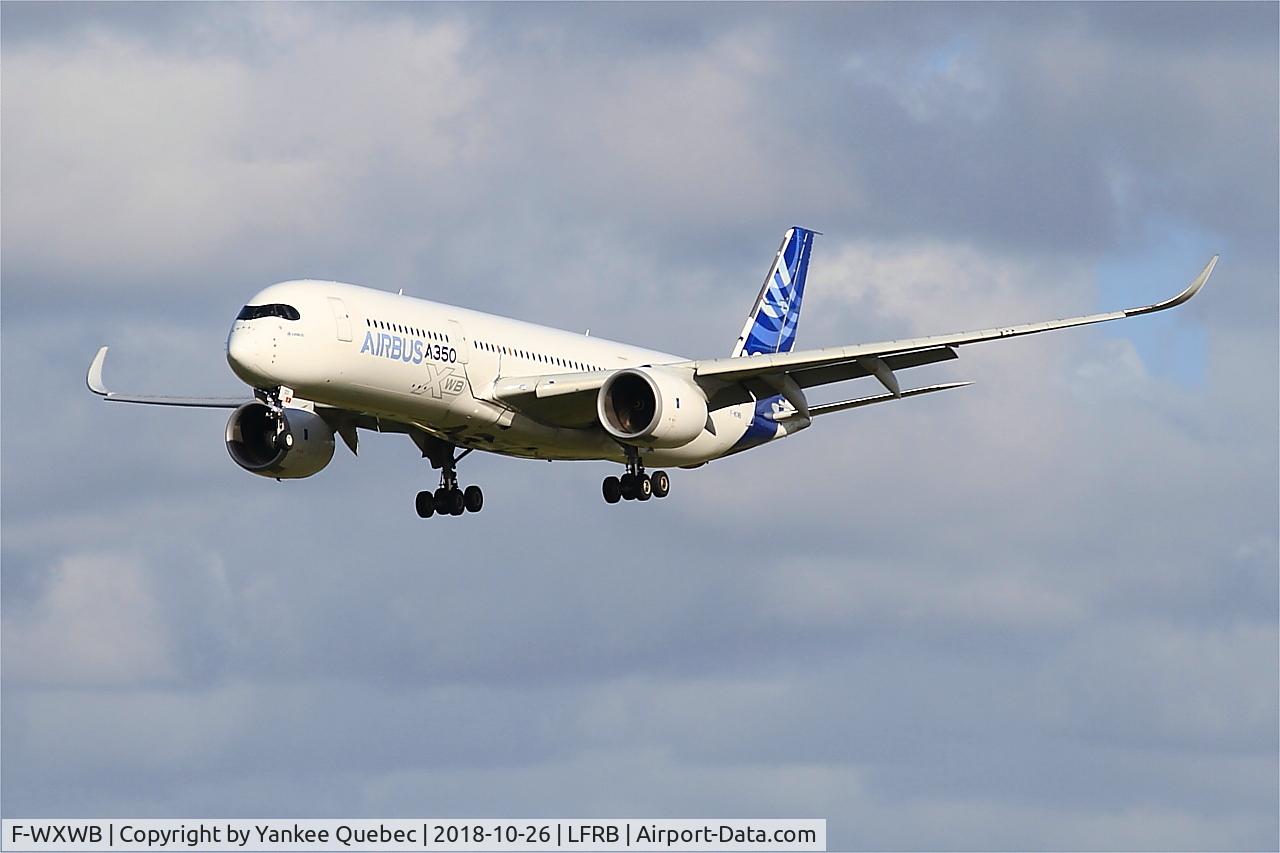 F-WXWB, 2013 Airbus A350-941 C/N 001, Short approach rwy 25L, Brest-Bretagne airport (LFRB-BES)