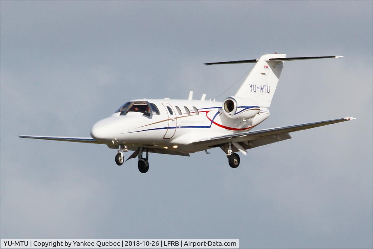 YU-MTU, 1998 Cessna 525 CitationJet CJ1 C/N 525-0295, Short approach rwy 25L, Brest-Bretagne airport (LFRB-BES)
