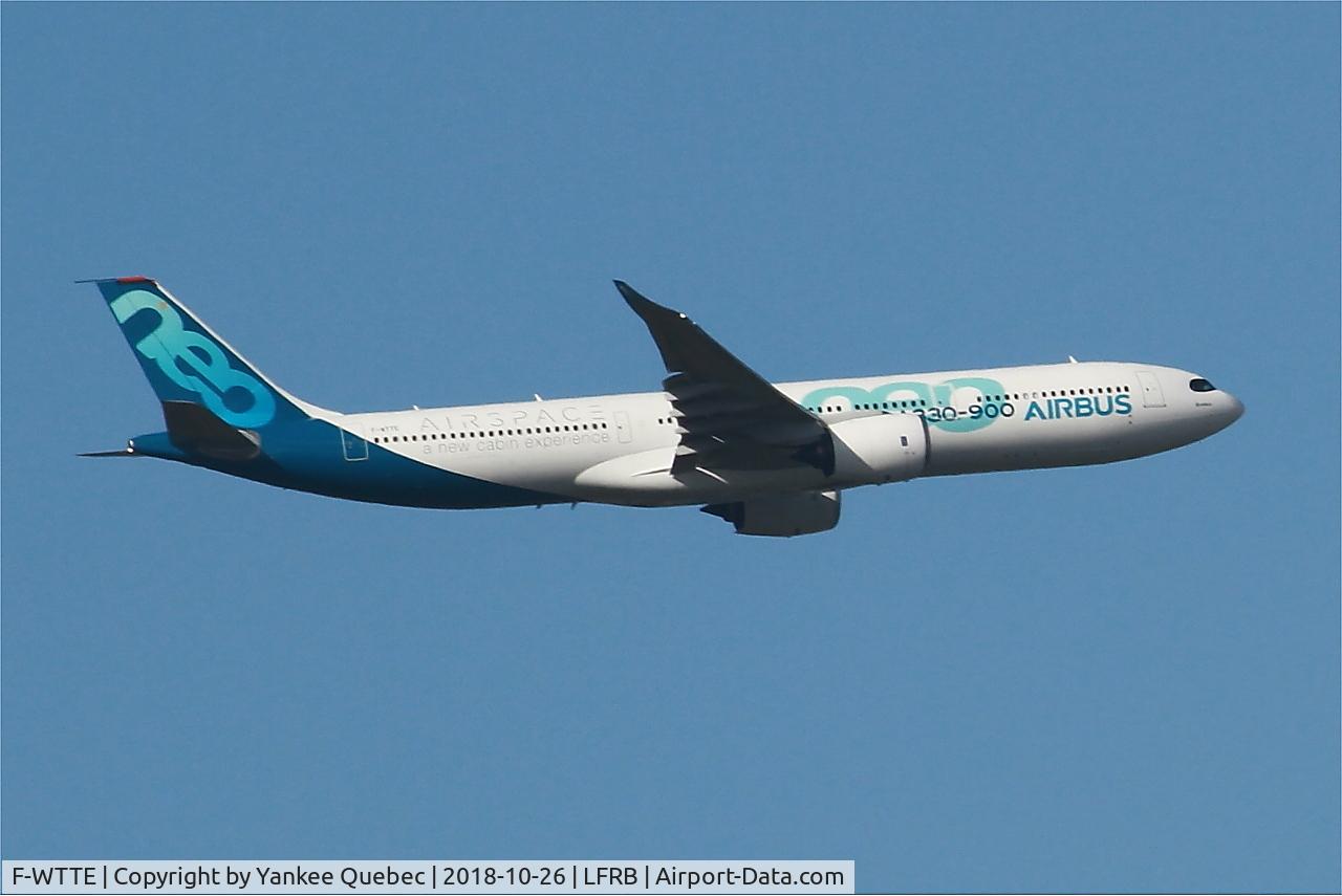 F-WTTE, 2017 Airbus A330-941N C/N 1812, Flight to rwy 25L, Brest-Bretagne airport (LFRB-BES)