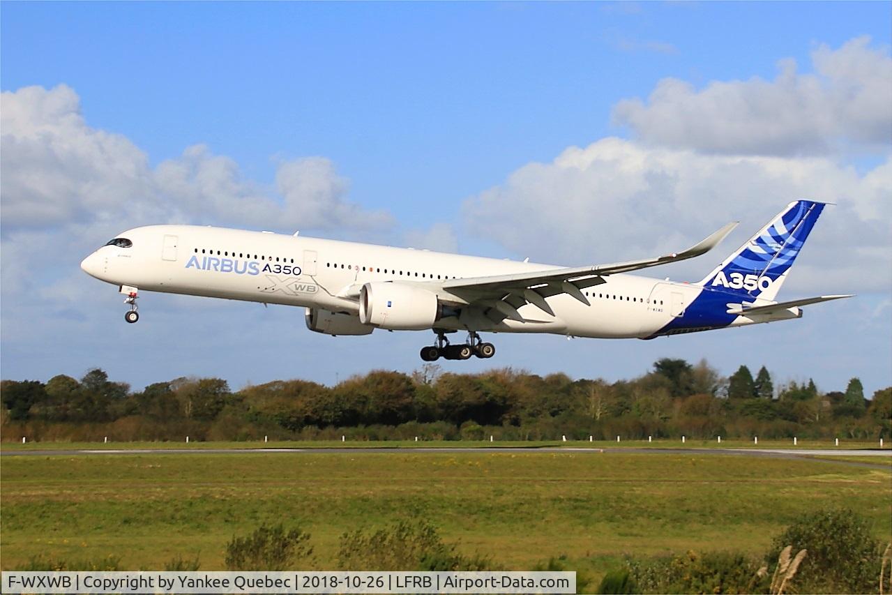 F-WXWB, 2013 Airbus A350-941 C/N 001, Landing rwy 25L, Brest-Bretagne airport (LFRB-BES)