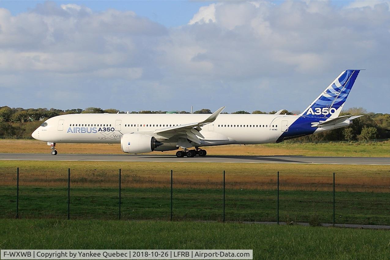 F-WXWB, 2013 Airbus A350-941 C/N 001, Taxiing rwy 07R, Brest-Bretagne airport (LFRB-BES)