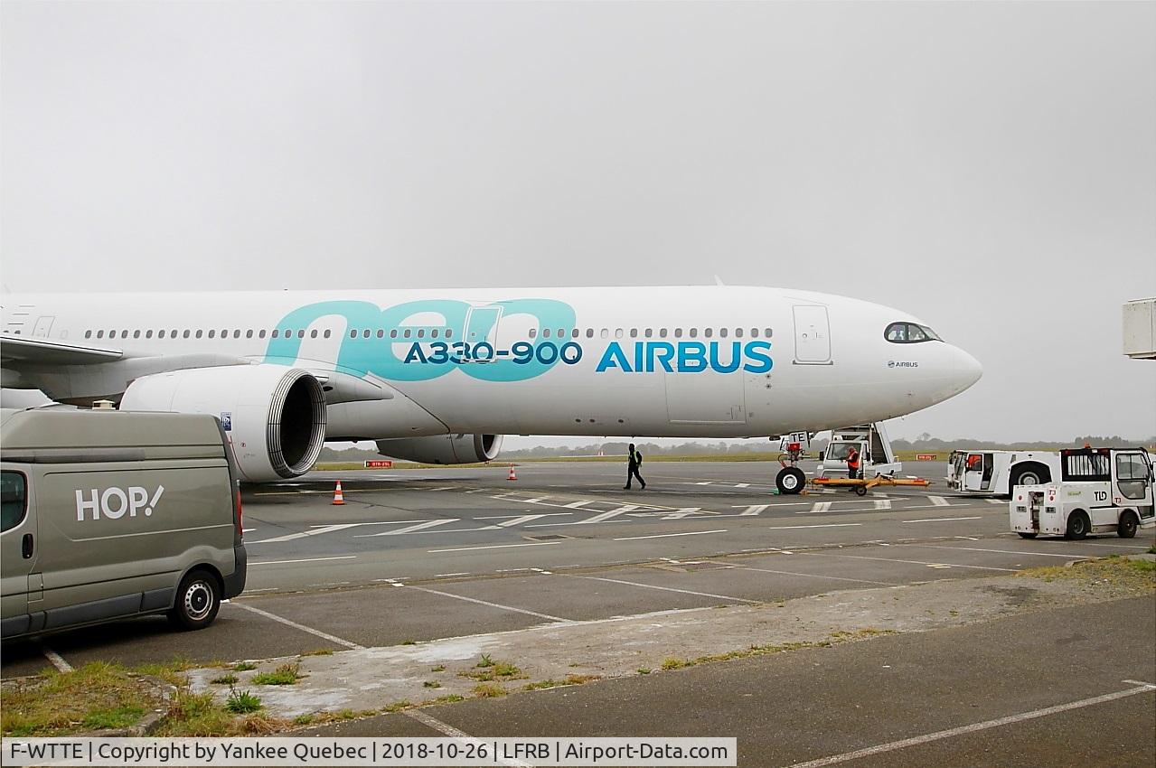 F-WTTE, 2017 Airbus A330-941N C/N 1812, Parked, Brest-Bretagne airport (LFRB-BES)