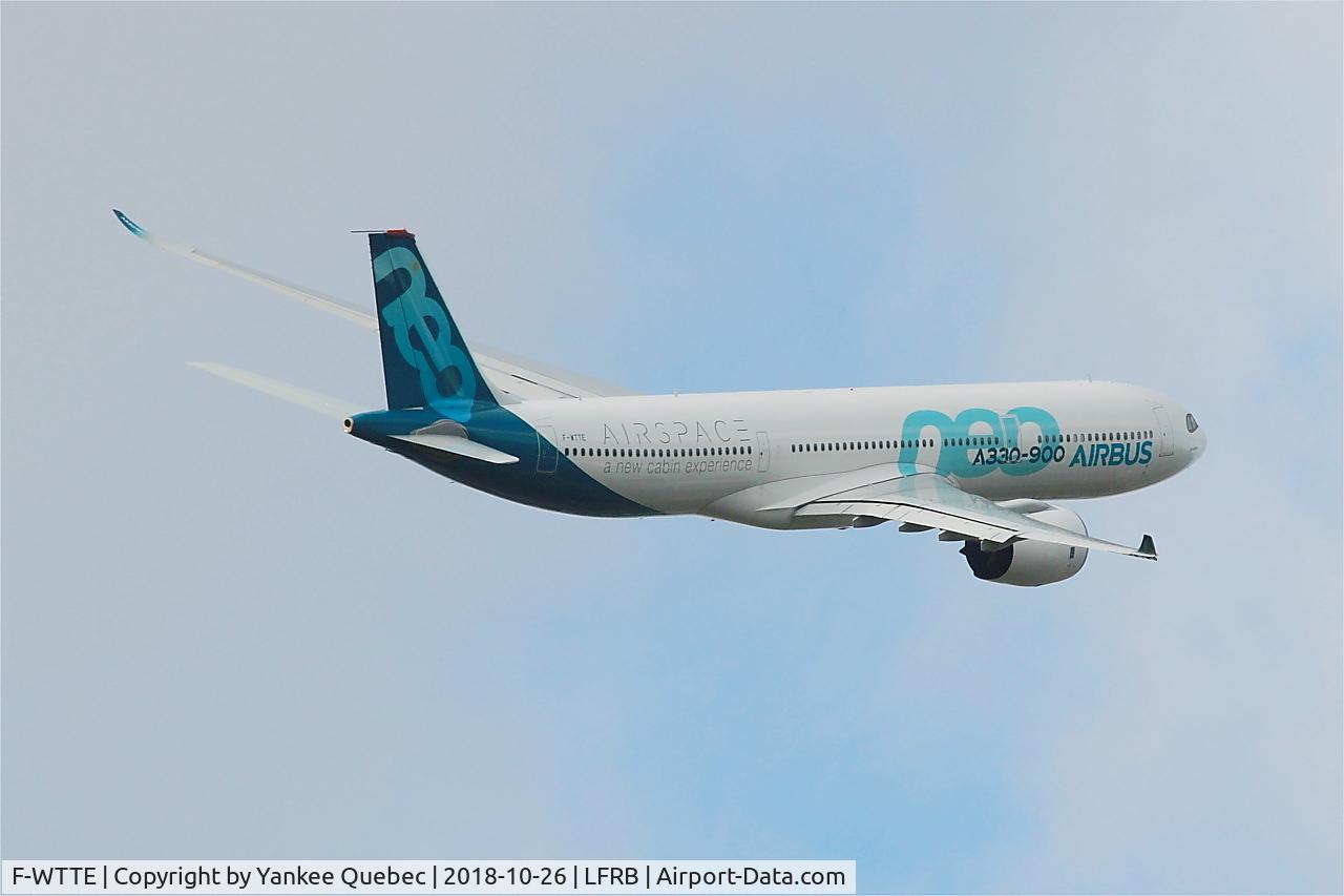 F-WTTE, 2017 Airbus A330-941N C/N 1812, Flight to rwy 25L, Brest-Bretagne airport (LFRB-BES)