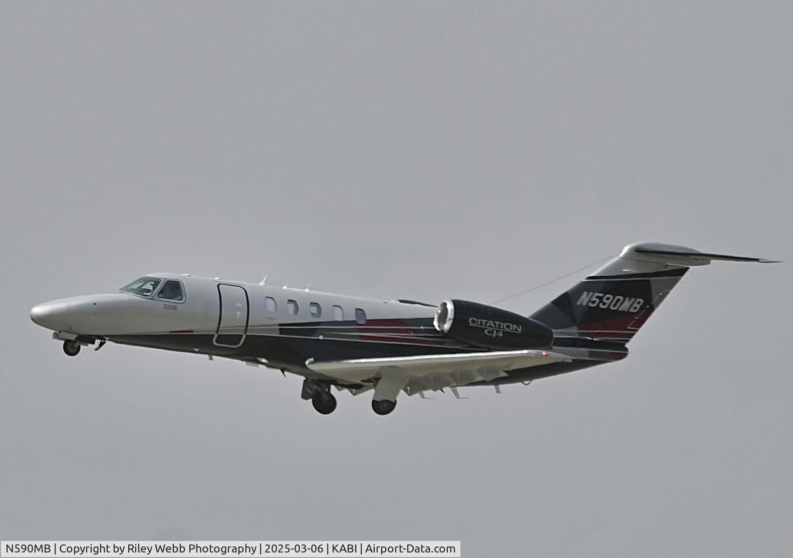 N590MB, 2023 Cessna Citation Cj4 C/N 525C0428, Departure