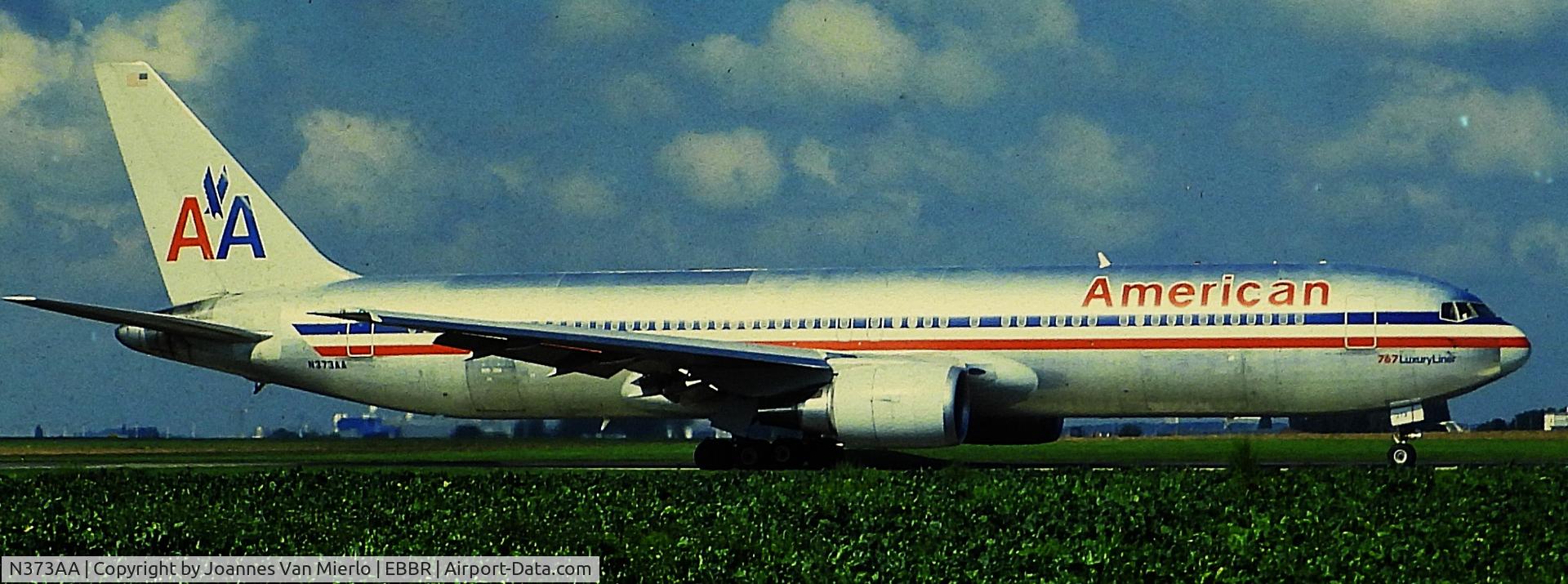 N373AA, 1992 Boeing 767-323 C/N 25200, ex-slide