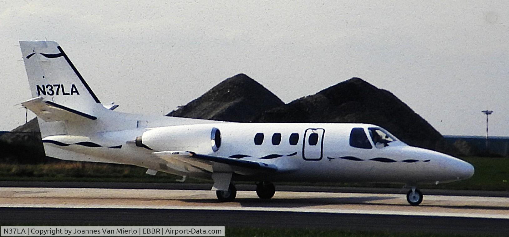 N37LA, Cessna 500 C/N 00000000000, ex-slide