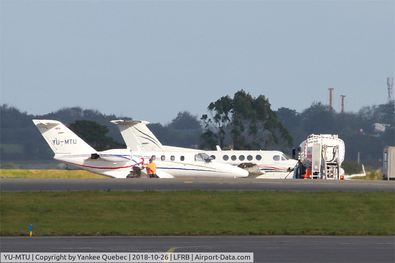 YU-MTU, 1998 Cessna 525 CitationJet CJ1 C/N 525-0295, Refueling, Brest-Bretagne airport (LFRB-BES)