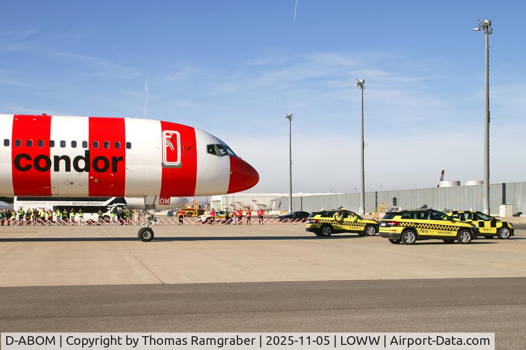 D-ABOM, 2000 Boeing 757-330 C/N 29022, Condor Boeing 757-300 farewell flight