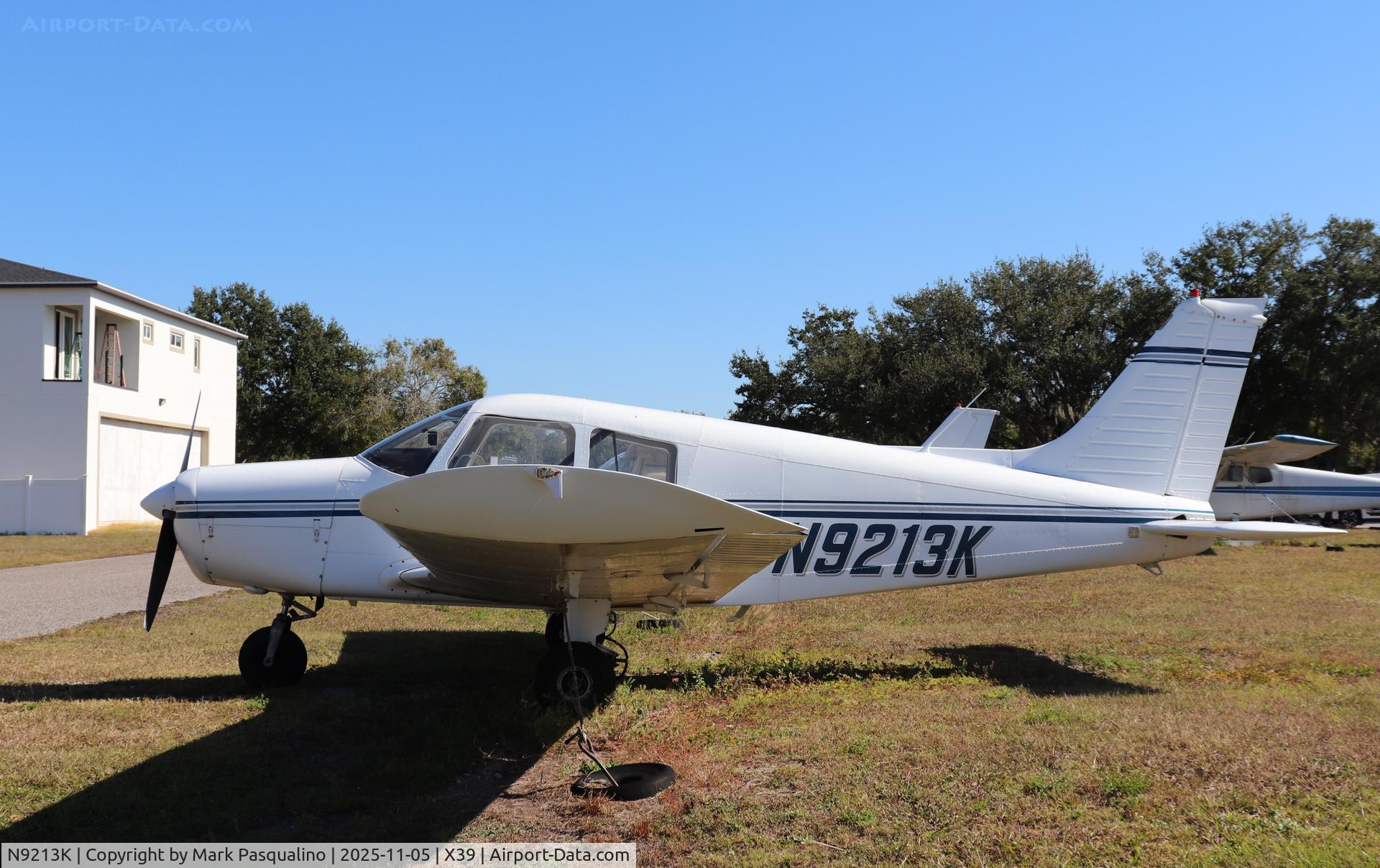N9213K, 1976 Piper PA-28-140 C/N 28-7625170, Piper PA-28-140