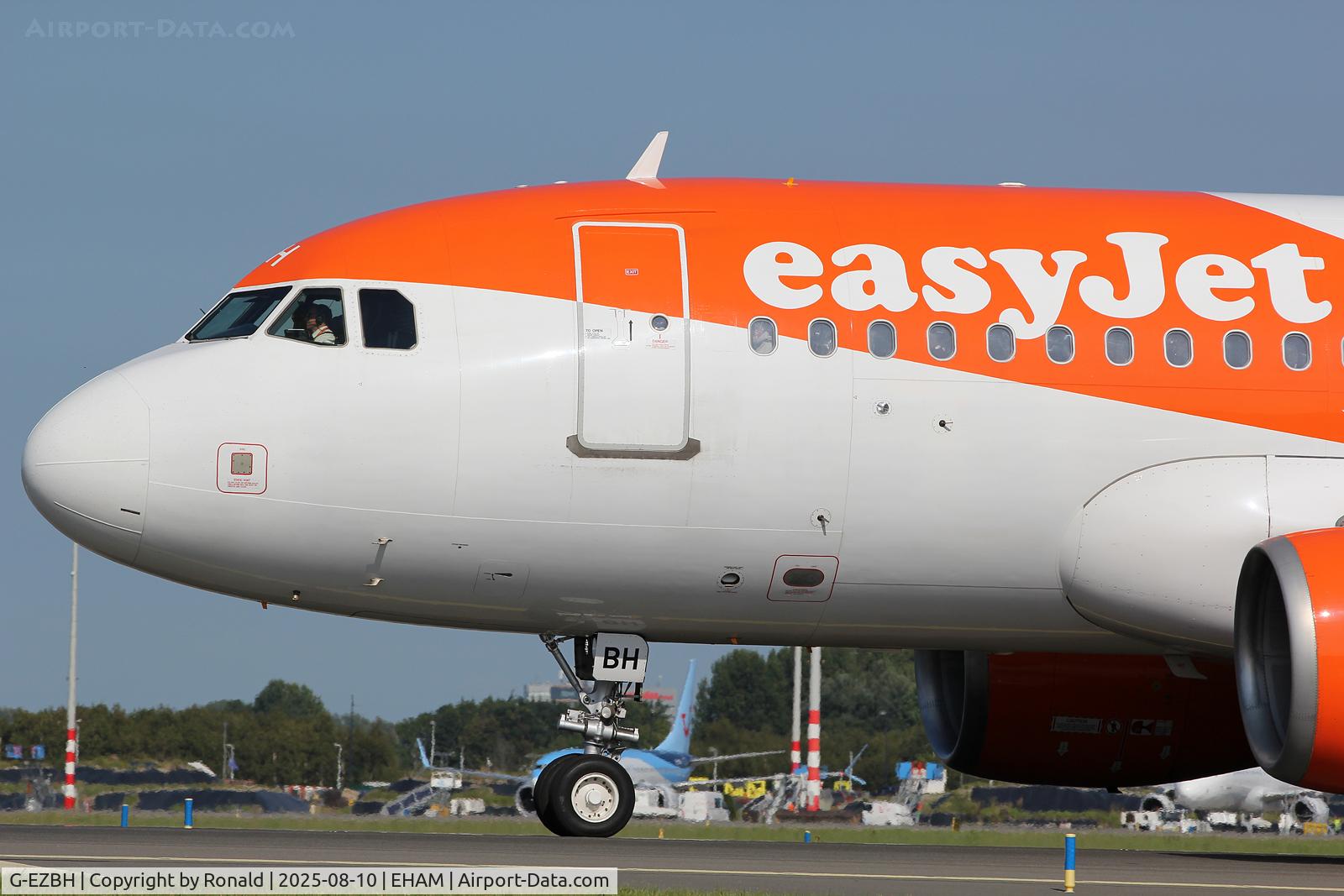 G-EZBH, 2006 Airbus A319-111 C/N 2959, at spl