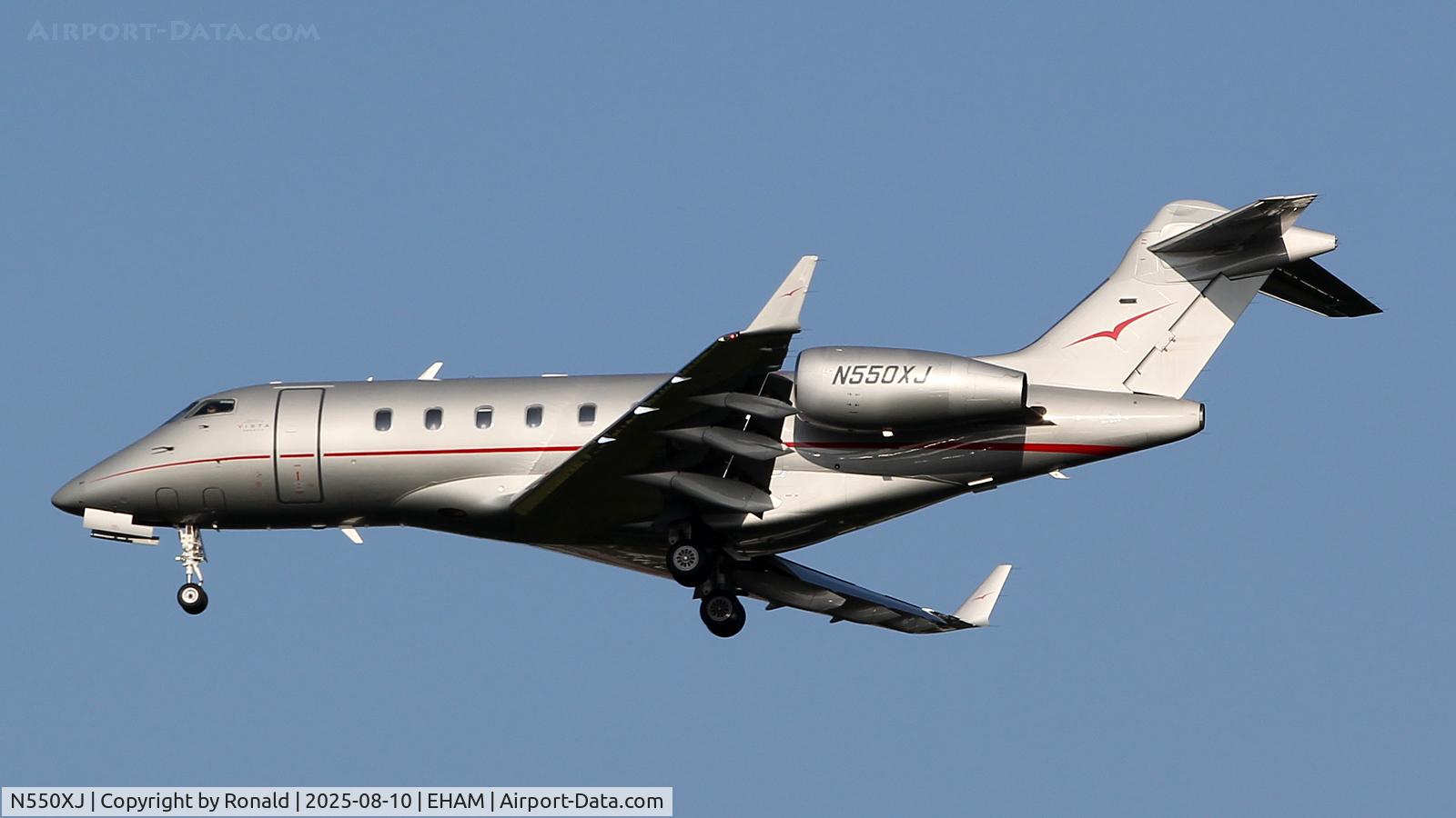 N550XJ, 2011 Bombardier Challenger 300 (BD-100-1A10) C/N 20323, at spl