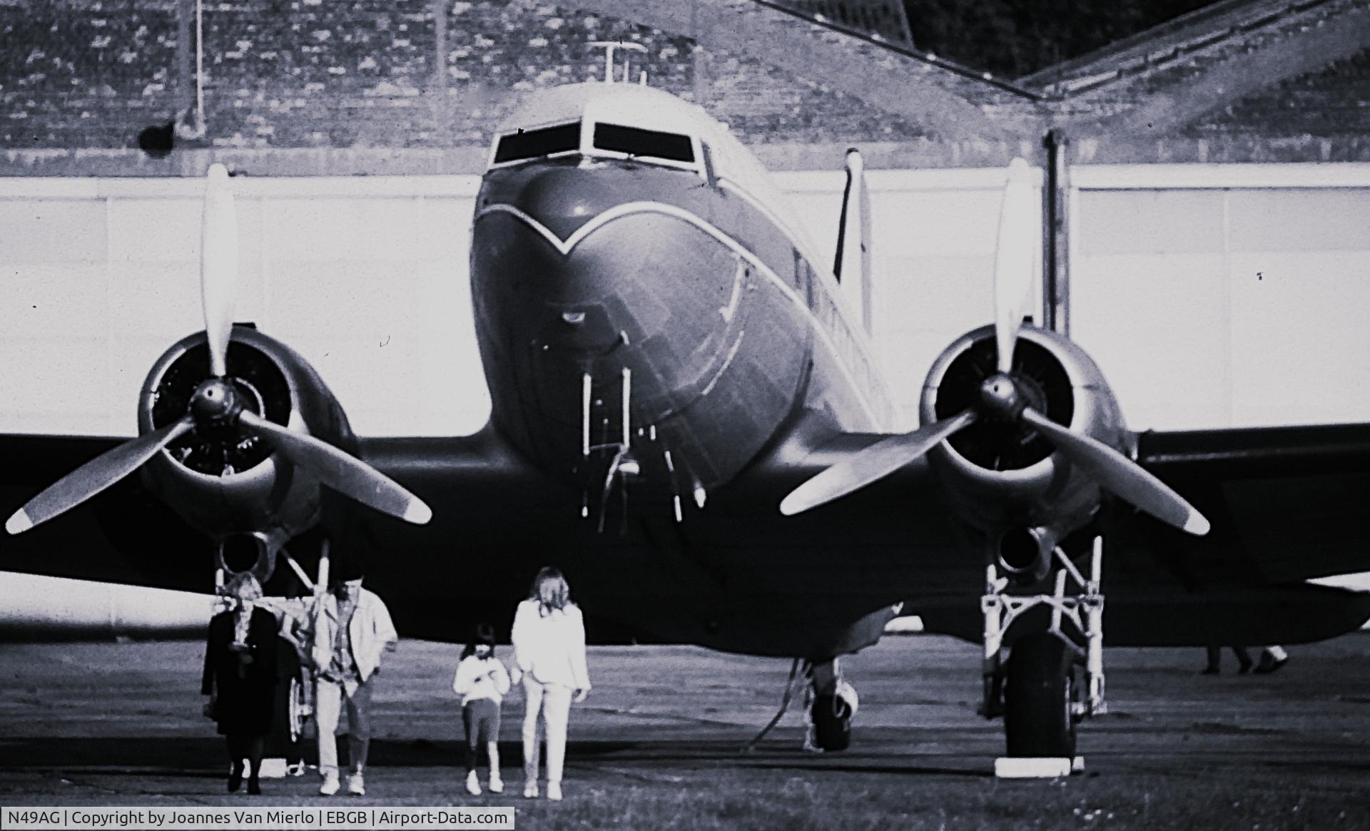 N49AG, 1943 Douglas DC-3A C/N 11737, ex-slide