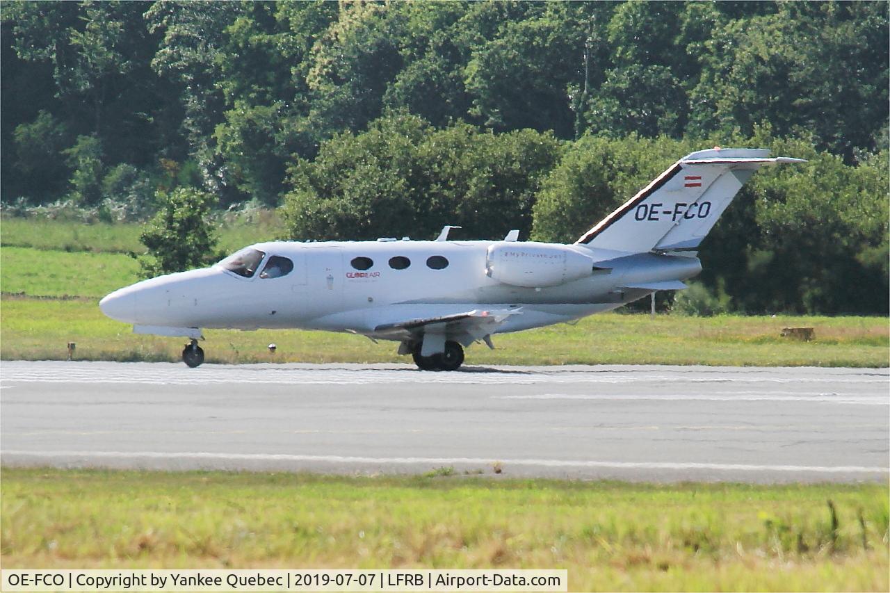 OE-FCO, 2008 Cessna 510 Citation Mustang Citation Mustang C/N 510-0127, Lining up rwy 07R, Brest-Bretagne airport (LFRB-BES)