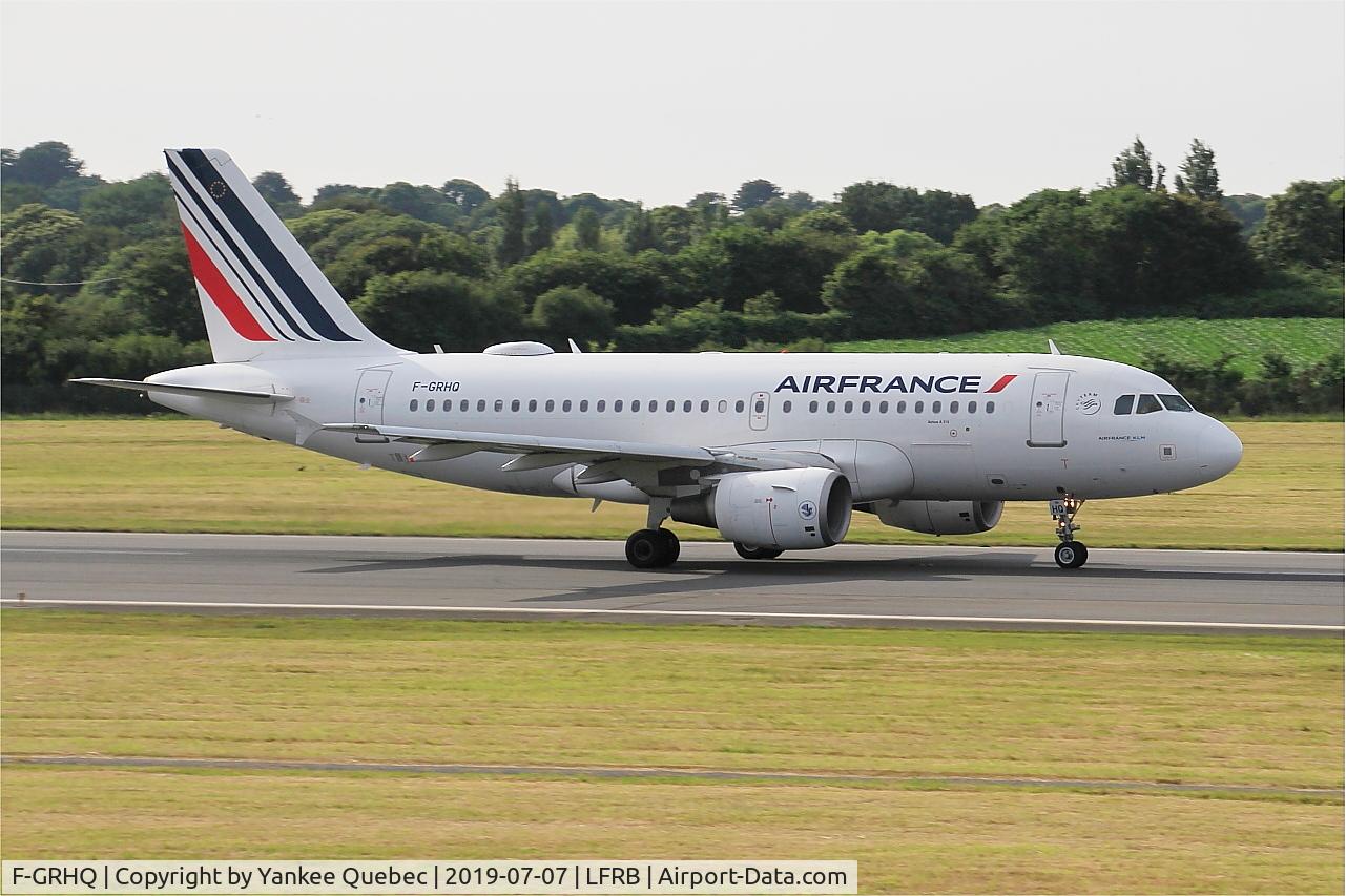 F-GRHQ, 2000 Airbus A319-111 C/N 1404, Take off run rwy 07R, Brest-Bretagne airport (LFRB-BES)