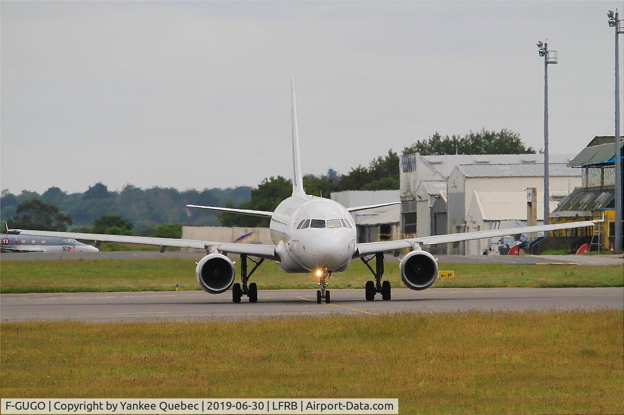 F-GUGO, 2006 Airbus A318-111 C/N 2951, Ready to start after push back, Brest-Bretagne airport (LFRB-BES)