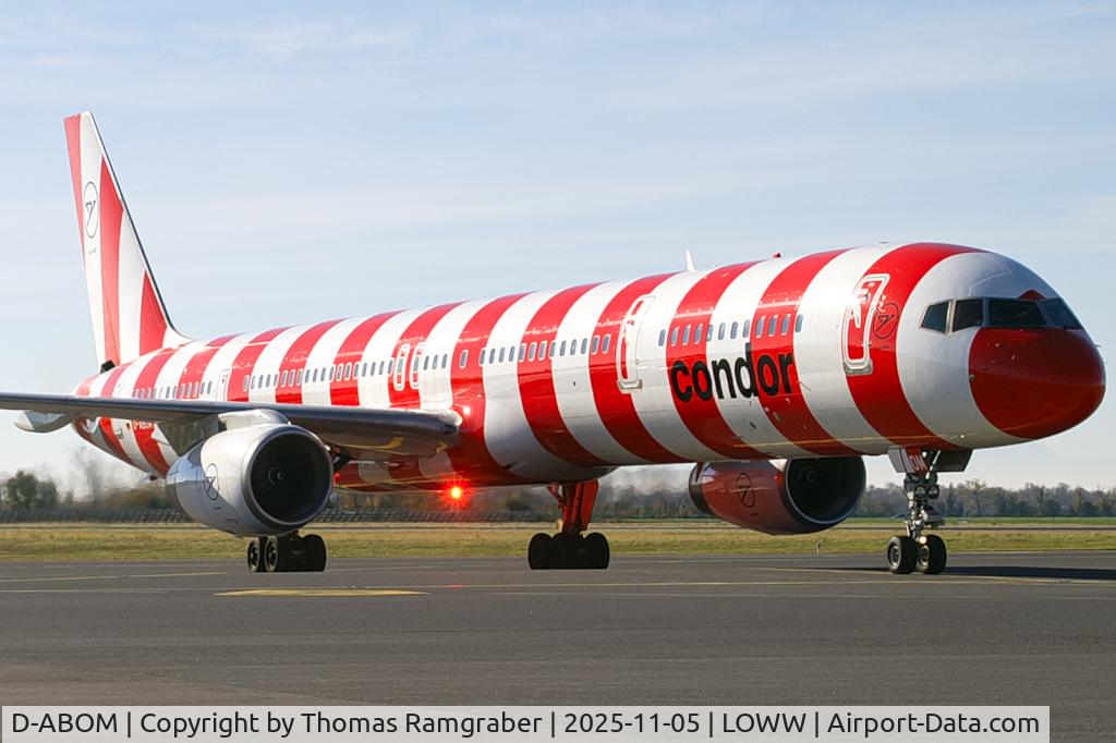 D-ABOM, 2000 Boeing 757-330 C/N 29022, Condor Boeing 757-300 farewell flight - caught the beacon while taxing in