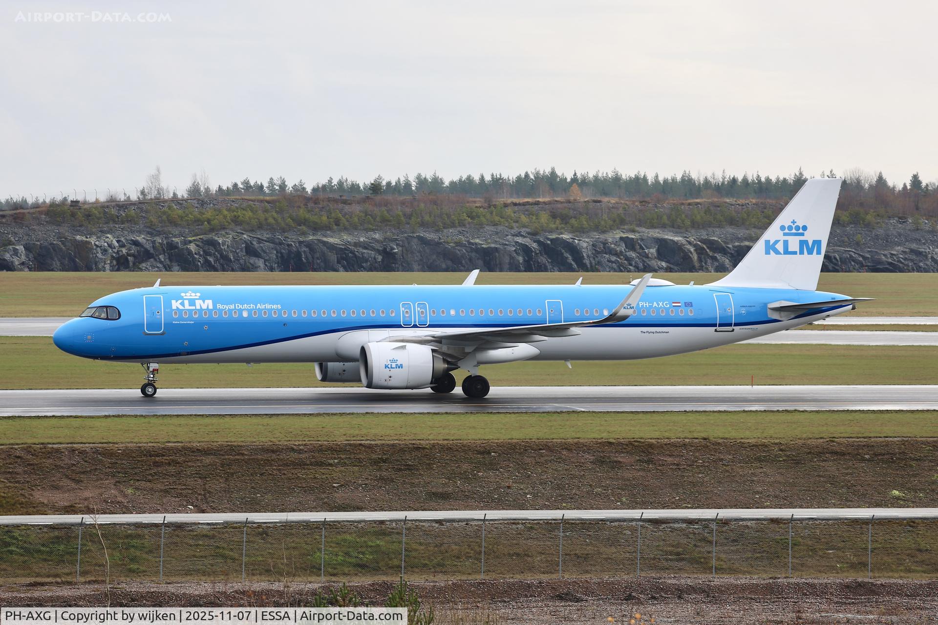 PH-AXG, 2025 Airbus A321-252NX C/N 12445, Twy W