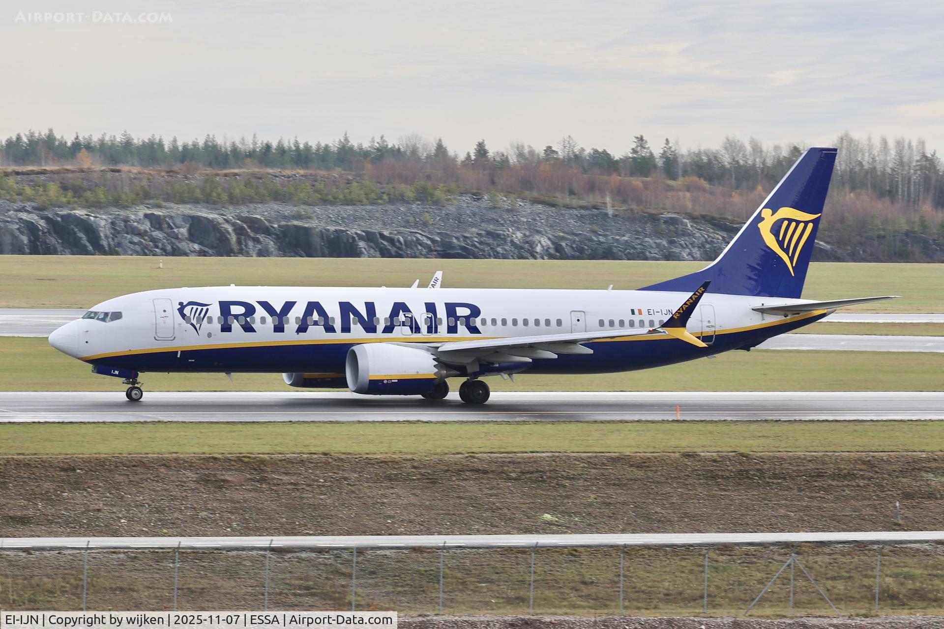 EI-IJN, 2024 Boeing 737-8200 MAX C/N 62373, Twy W