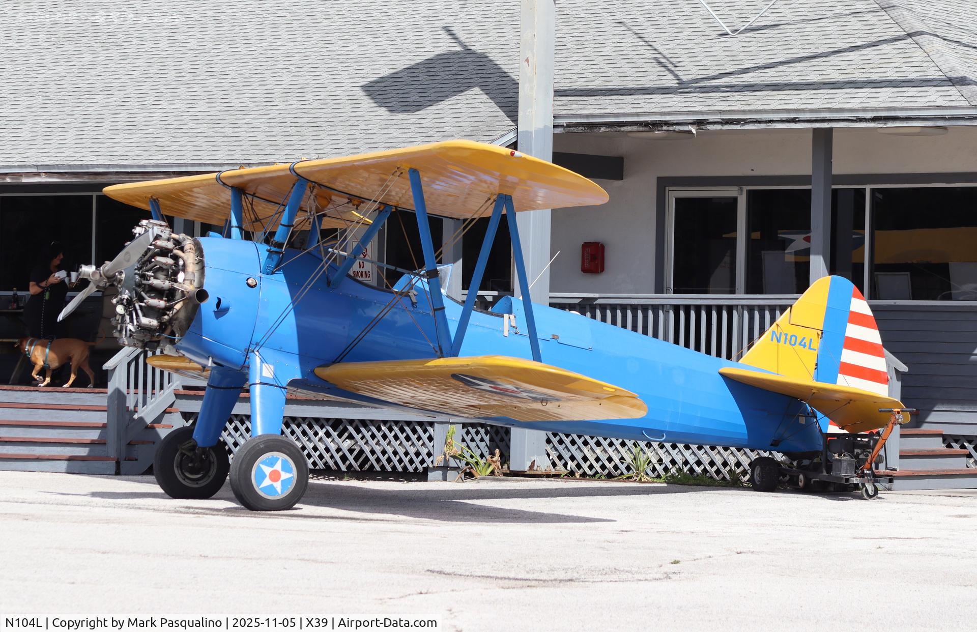 N104L, 1941 Boeing A75L300 C/N 75-2541, Stearman