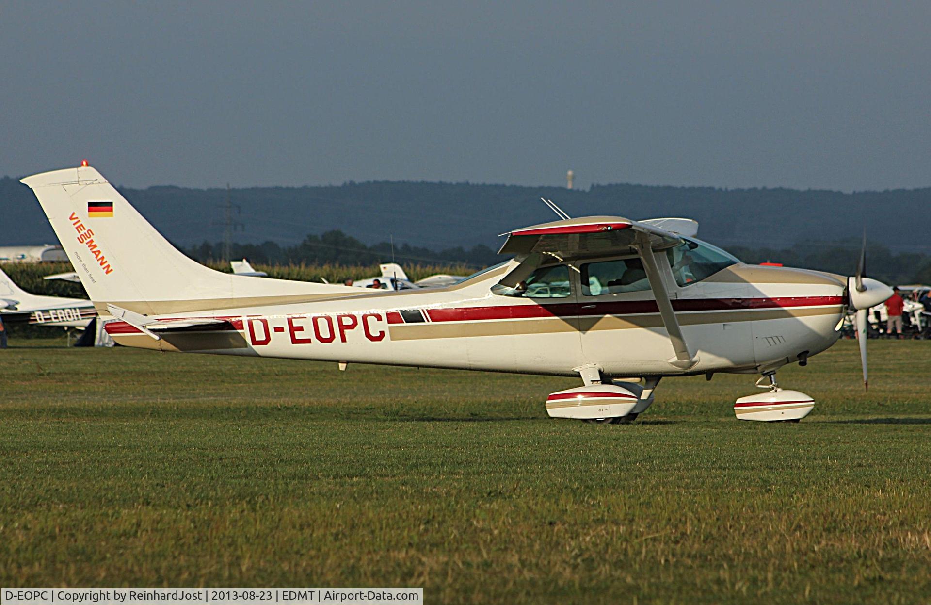 D-EOPC, Reims F182Q Skylane II C/N F18200149, Late-afternoon arriving of Reims-Cessna Skylane at Tannkpsh 2013.