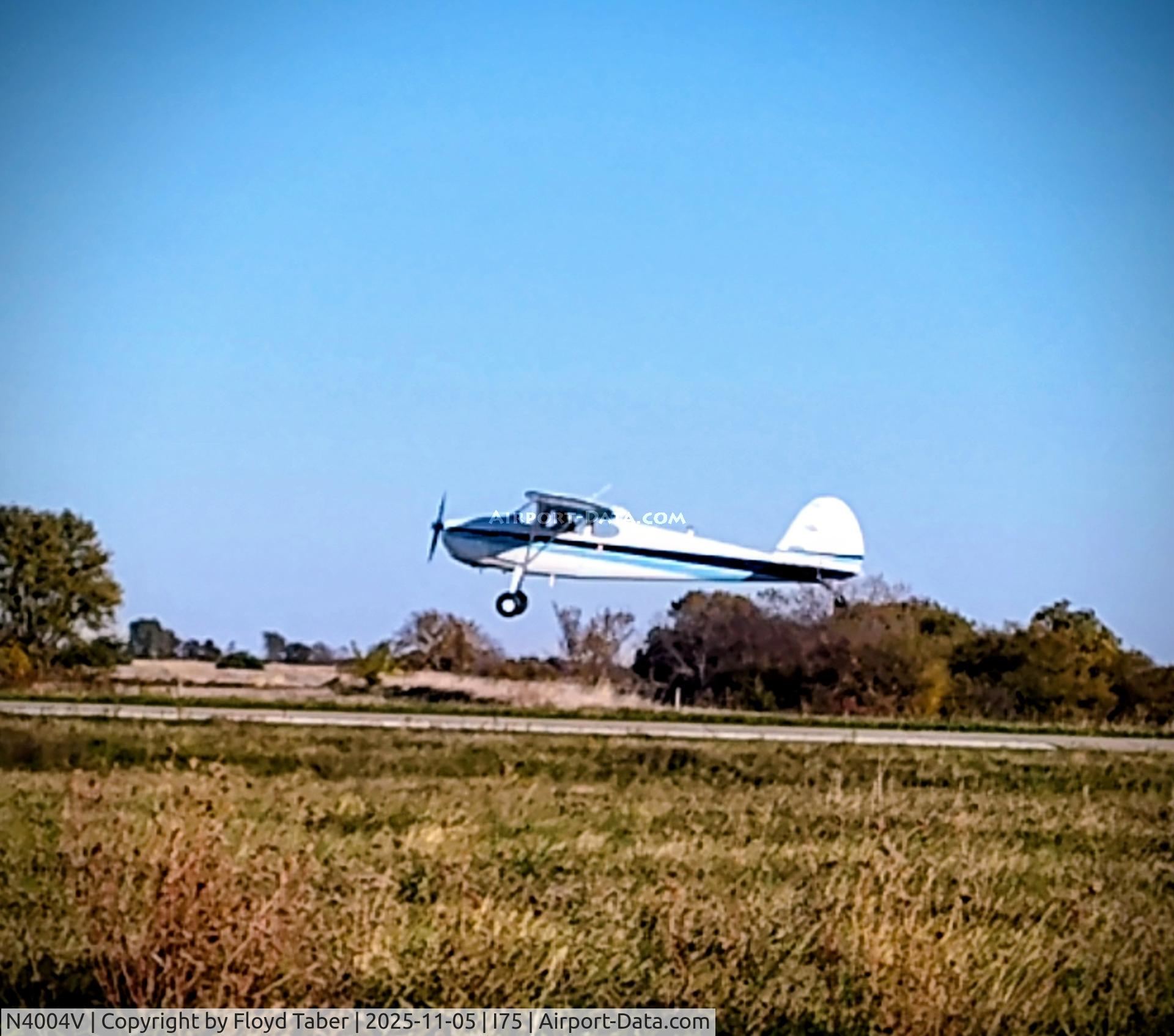 N4004V, 1948 Cessna 170 C/N 18323, Taking off on 36