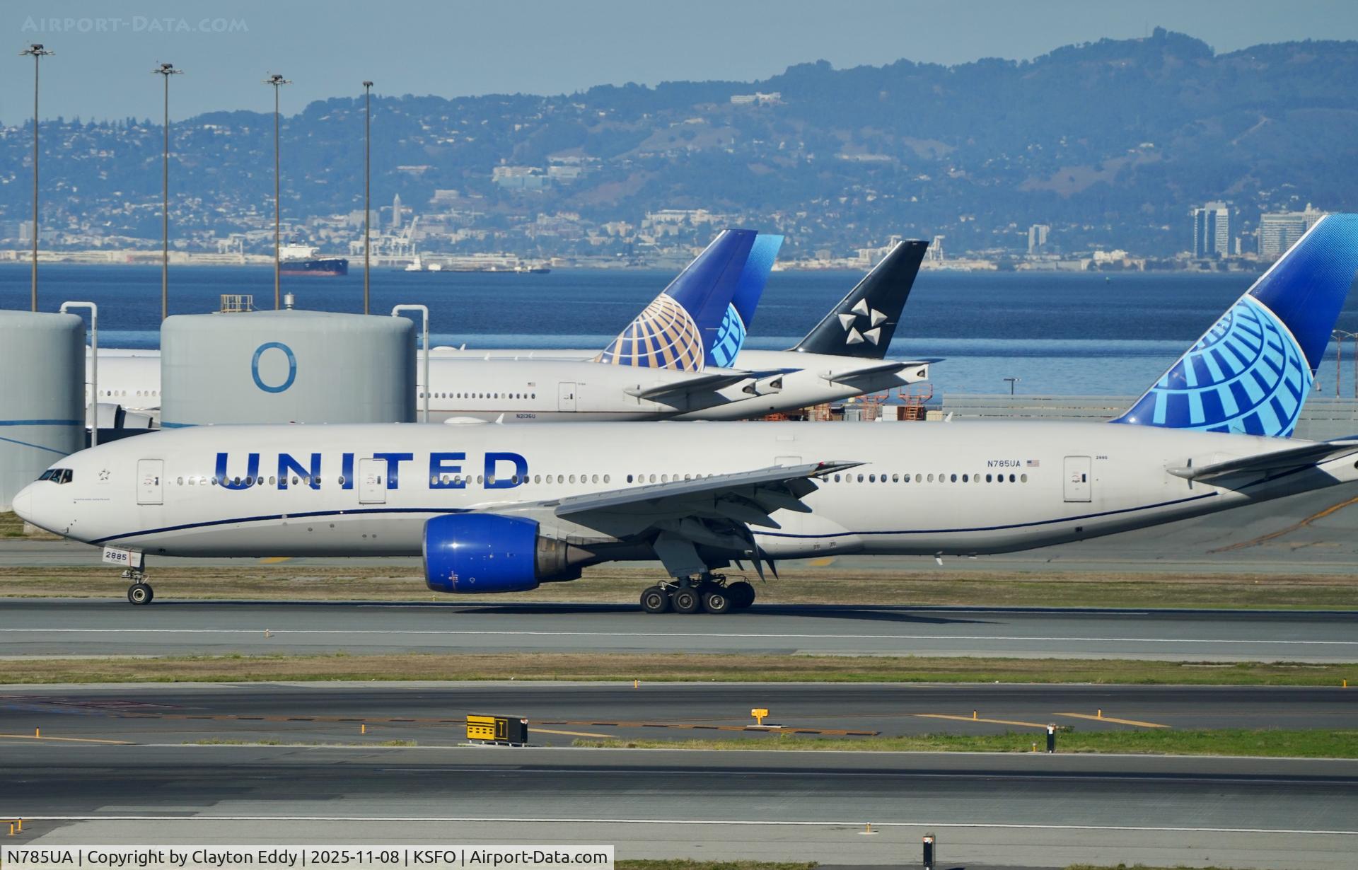 N785UA, 1997 Boeing 777-222 C/N 26954, Sky Terrace SFO 2025