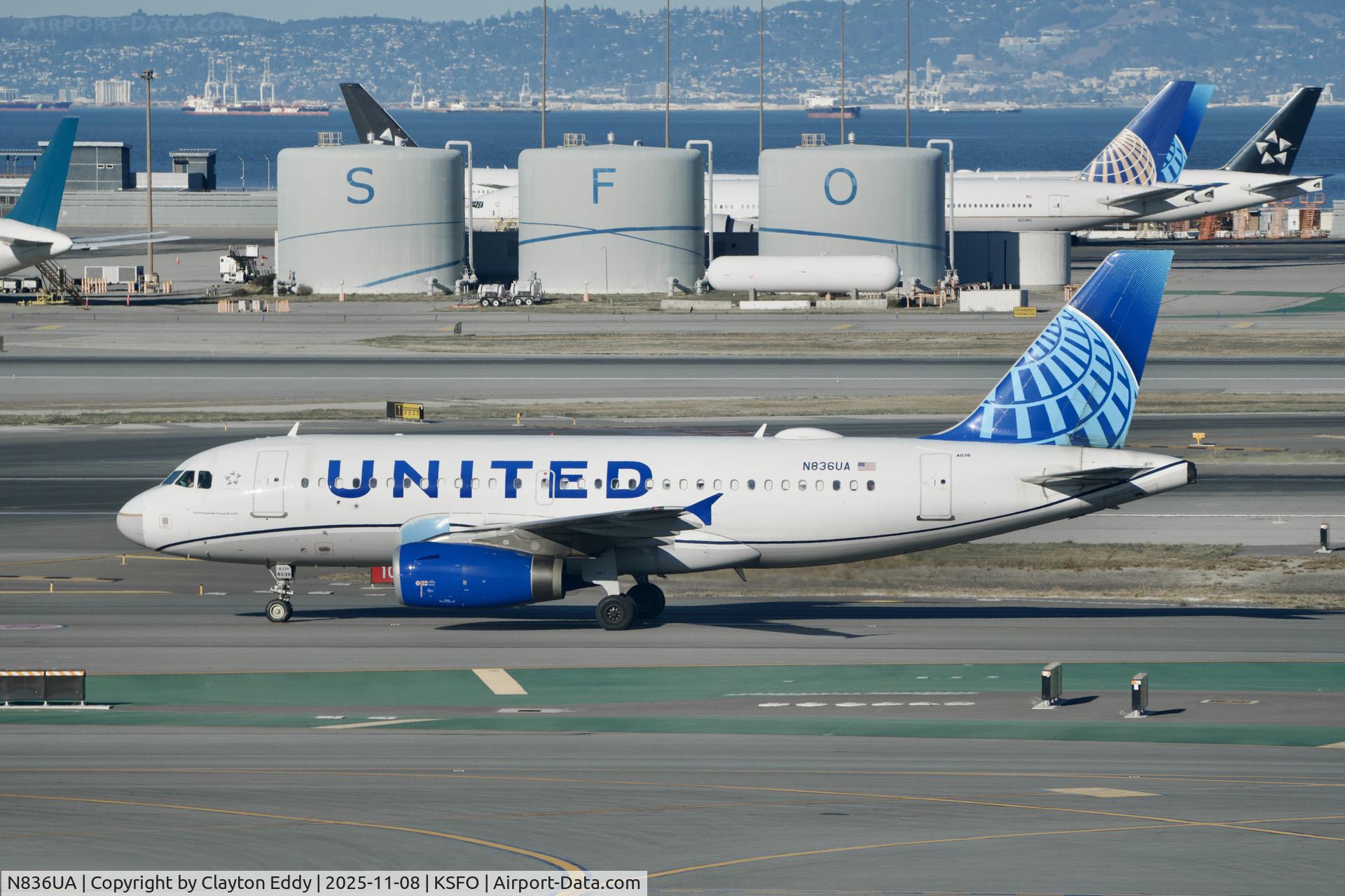 N836UA, 2001 Airbus A319-131 C/N 1460, Sky Terrace SFO 2025