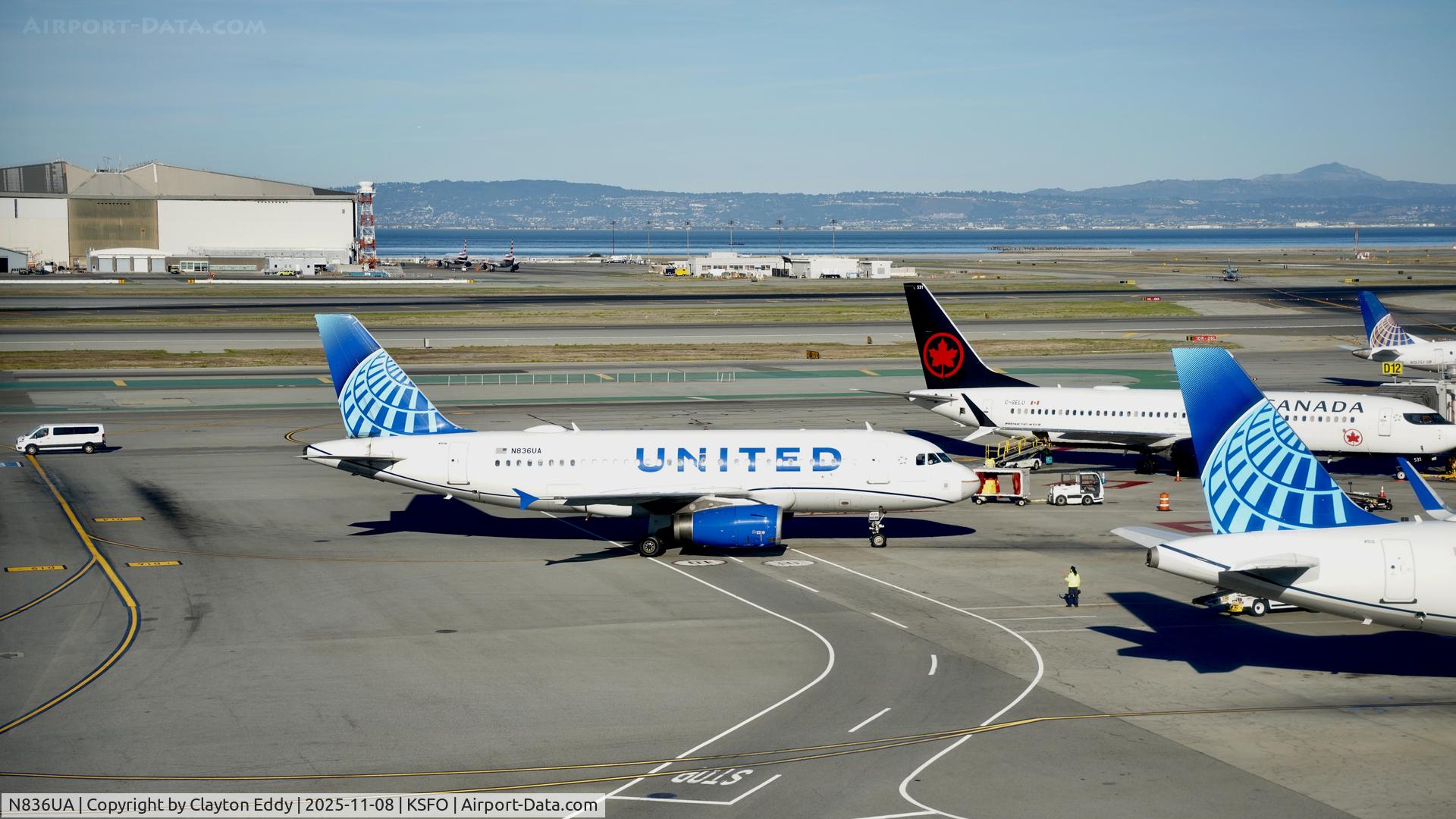 N836UA, 2001 Airbus A319-131 C/N 1460, Sky Terrace SFO 2025