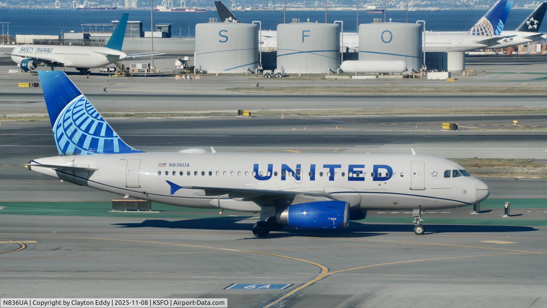 N836UA, 2001 Airbus A319-131 C/N 1460, Sky Terrace SFO 2025