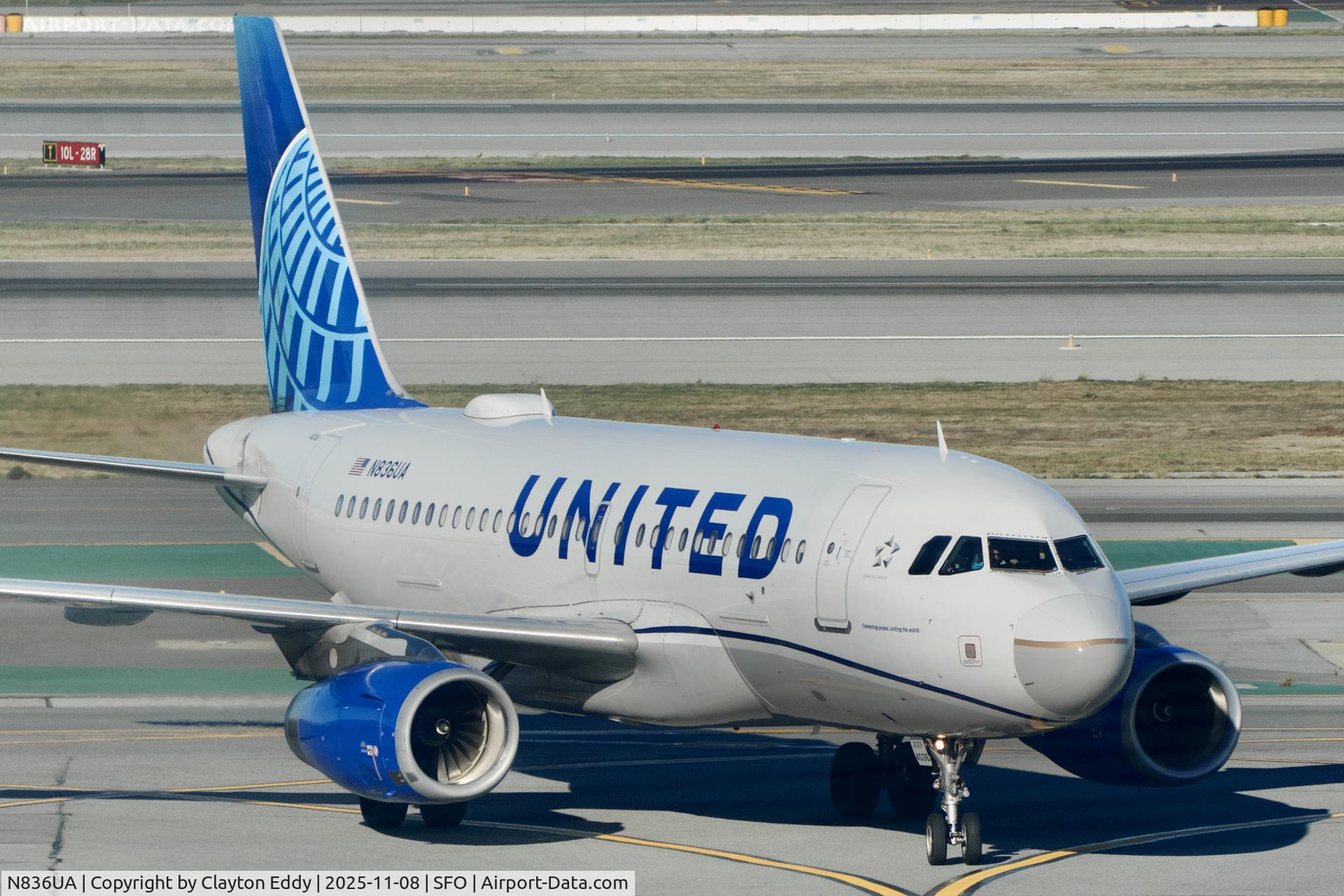 N836UA, 2001 Airbus A319-131 C/N 1460, Sky Terrace SFO 2025
