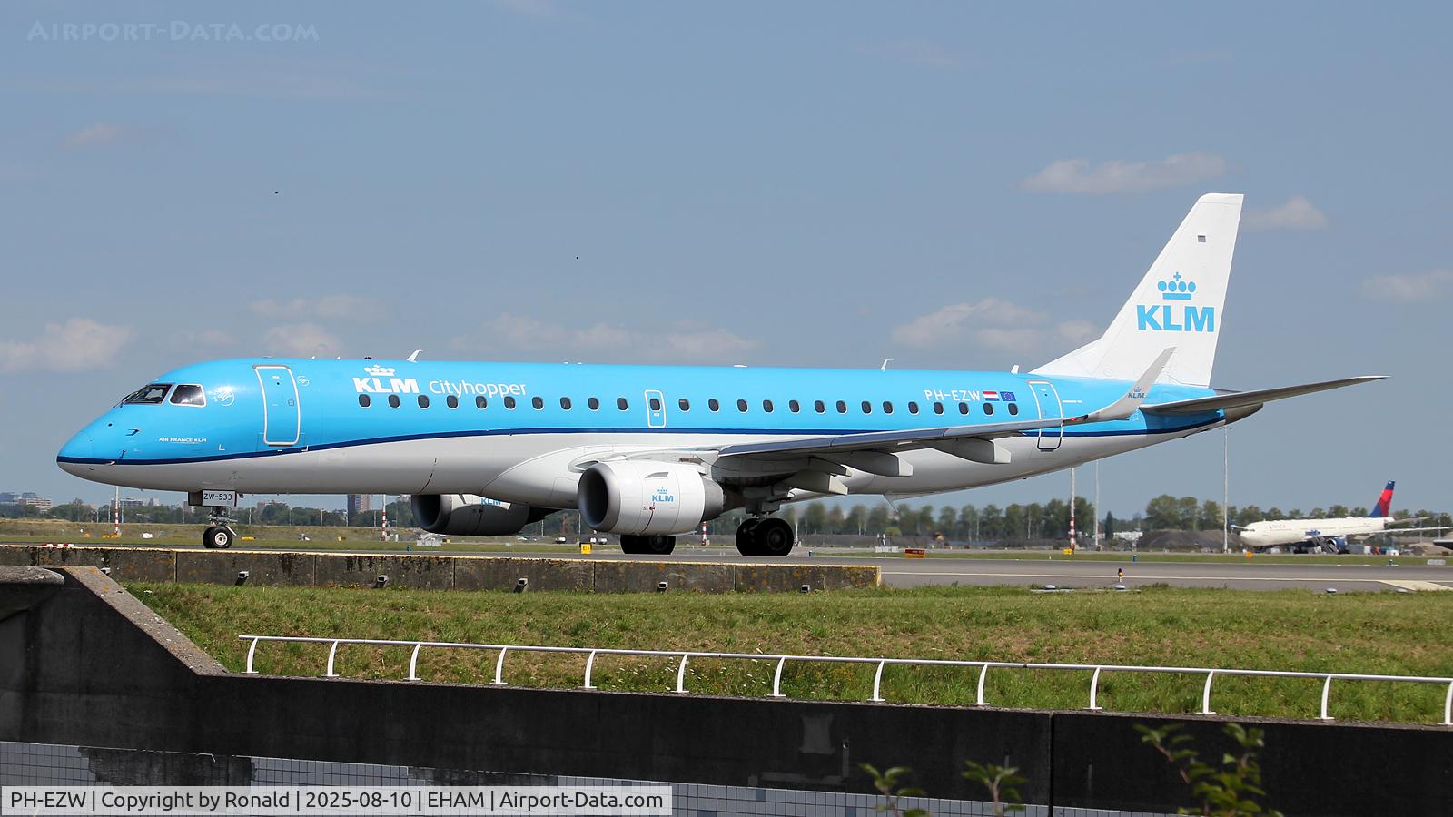 PH-EZW, 2012 Embraer 190LR (ERJ-190-100LR) C/N 19000533, at spl