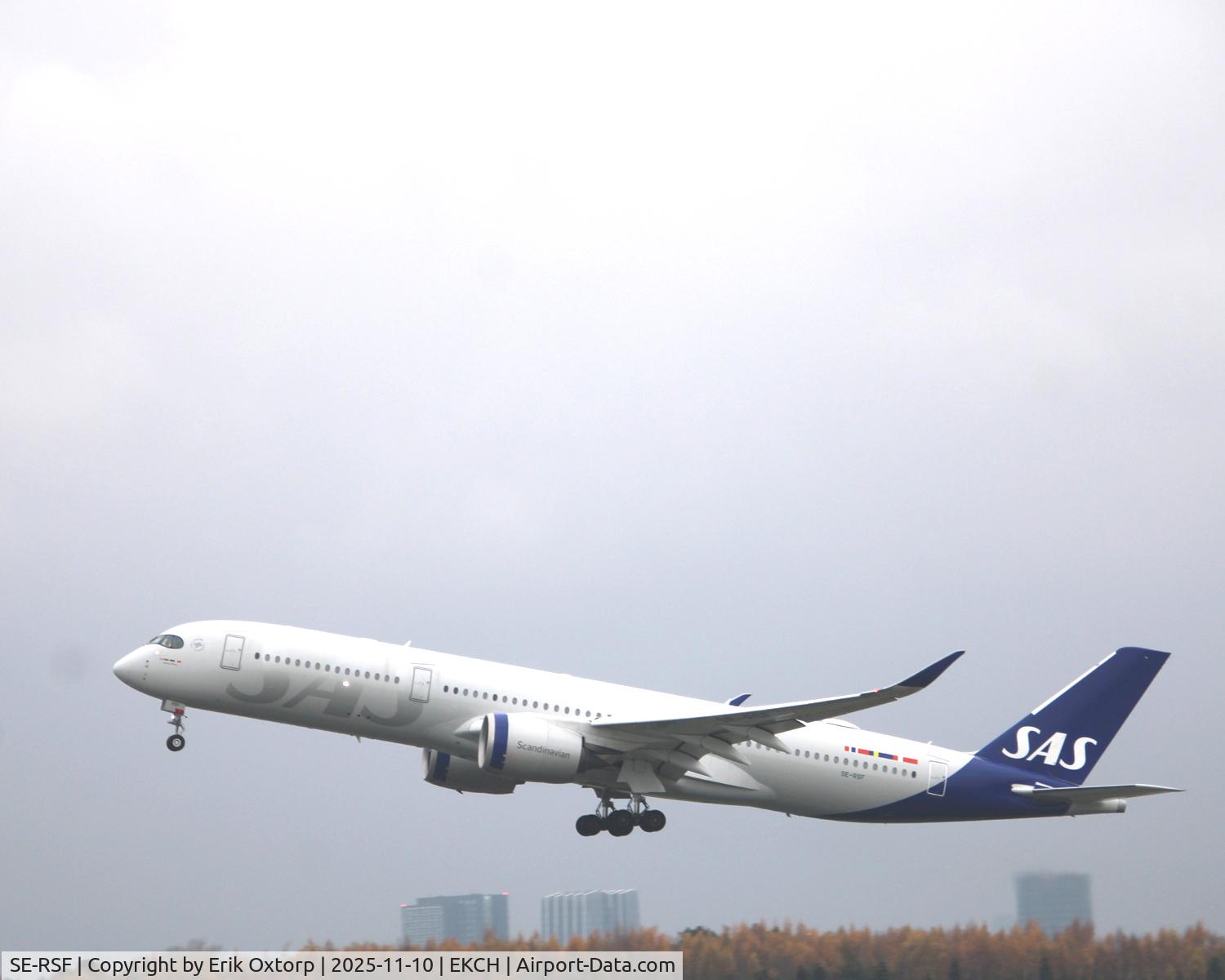 SE-RSF, 2021 Airbus A350-941 C/N 499, SE-RSF taking off rw 22R