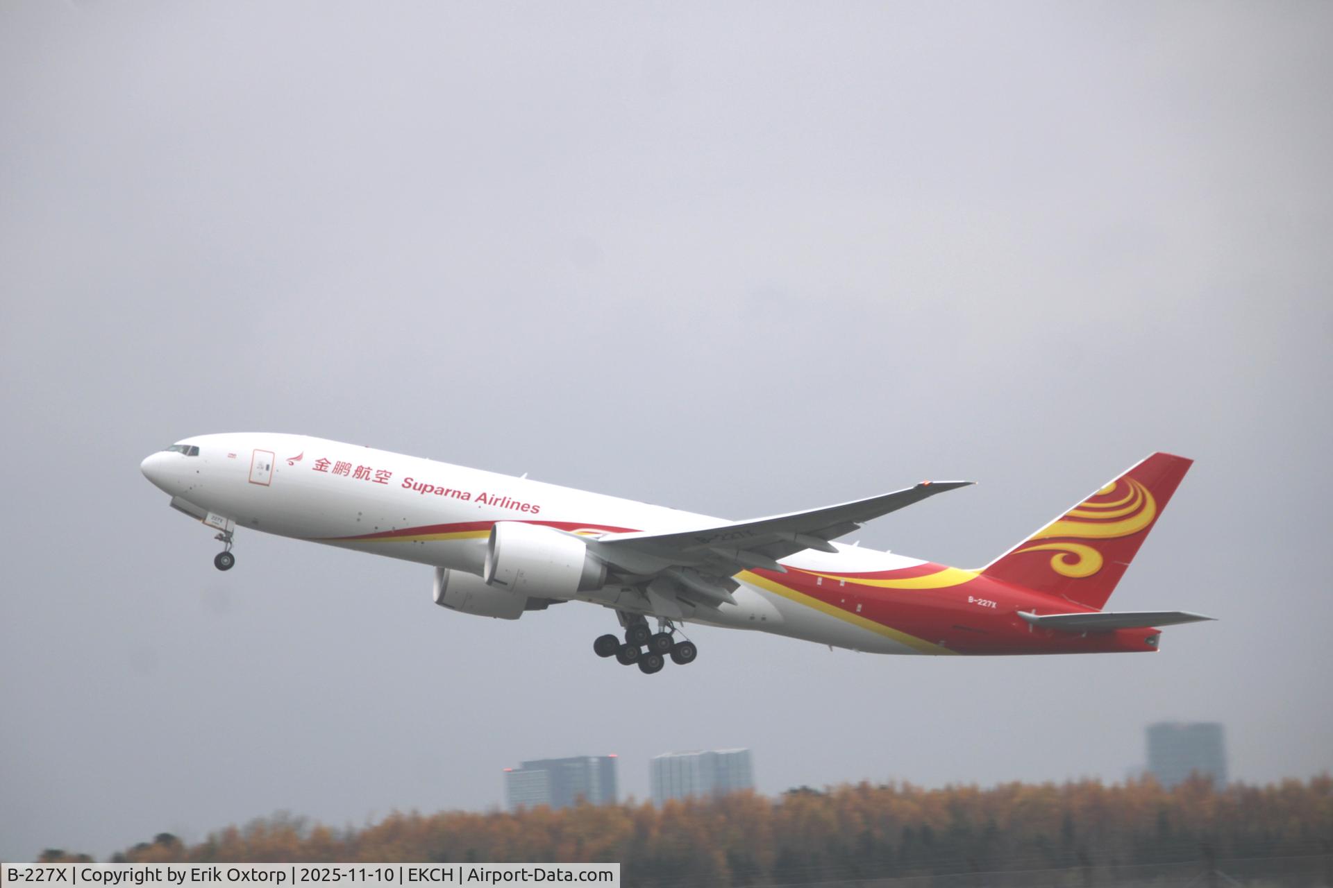 B-227X, 2025 Boeing B-777X C/N 70289, B-227X taking off rw 22R