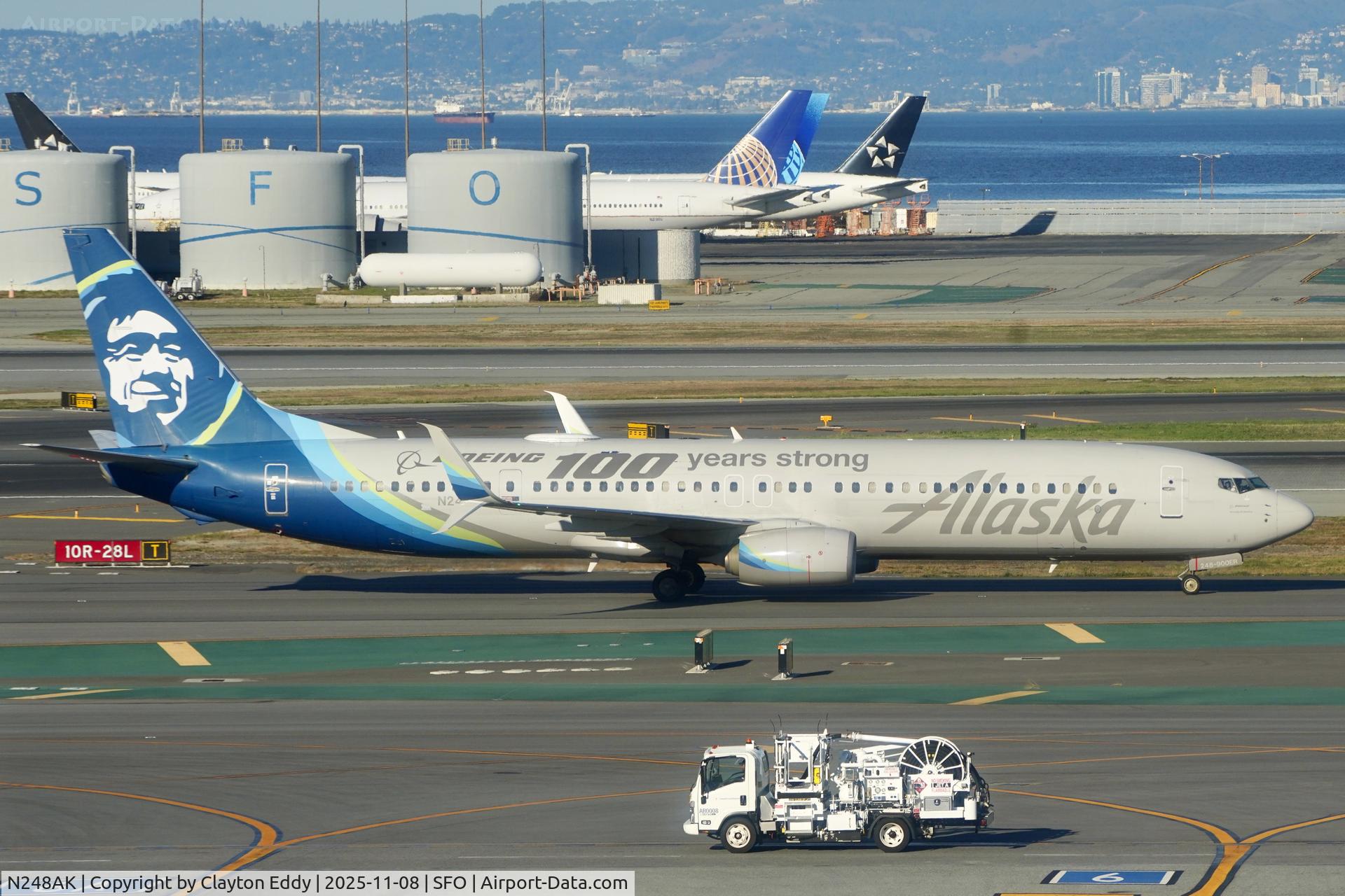 N248AK, 2016 Boeing 737-990/ER C/N 62469, Sky Terrace SFO 2025