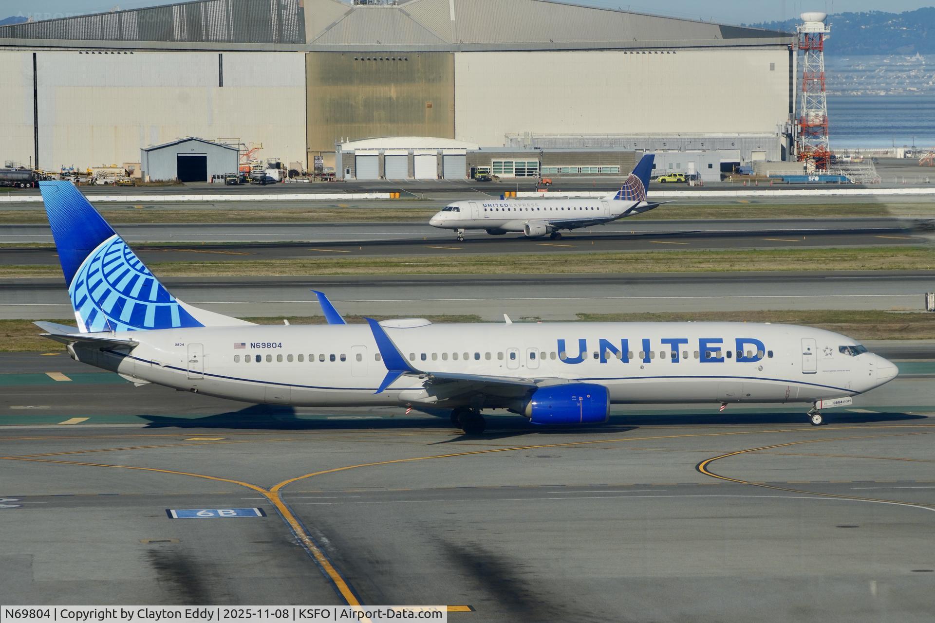 N69804, 2013 Boeing 737-924/ER C/N 42816, Sky Terrace SFO 2025