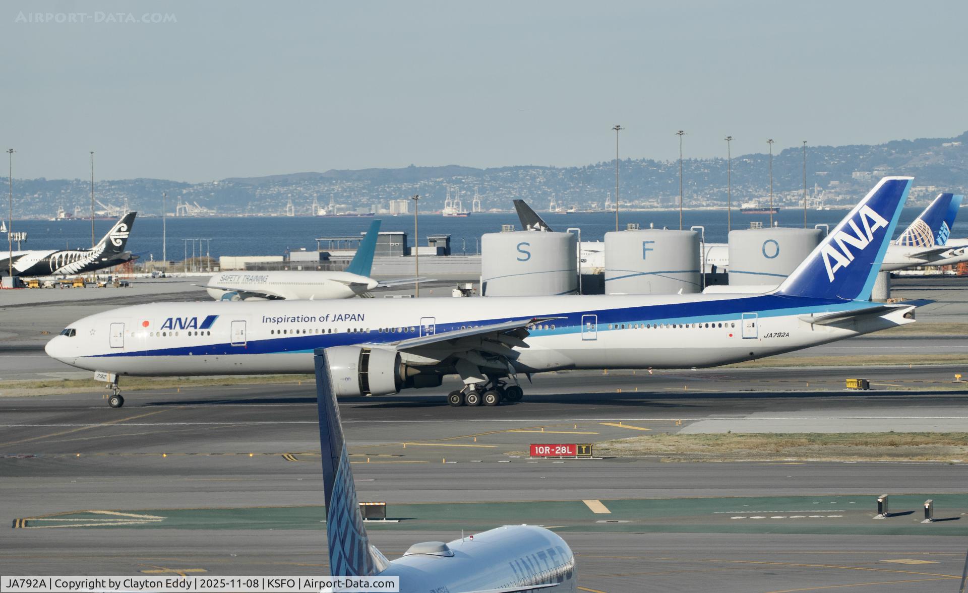 JA792A, 2015 Boeing 777-381/ER C/N 60381, Sky Terrace SFO 2025