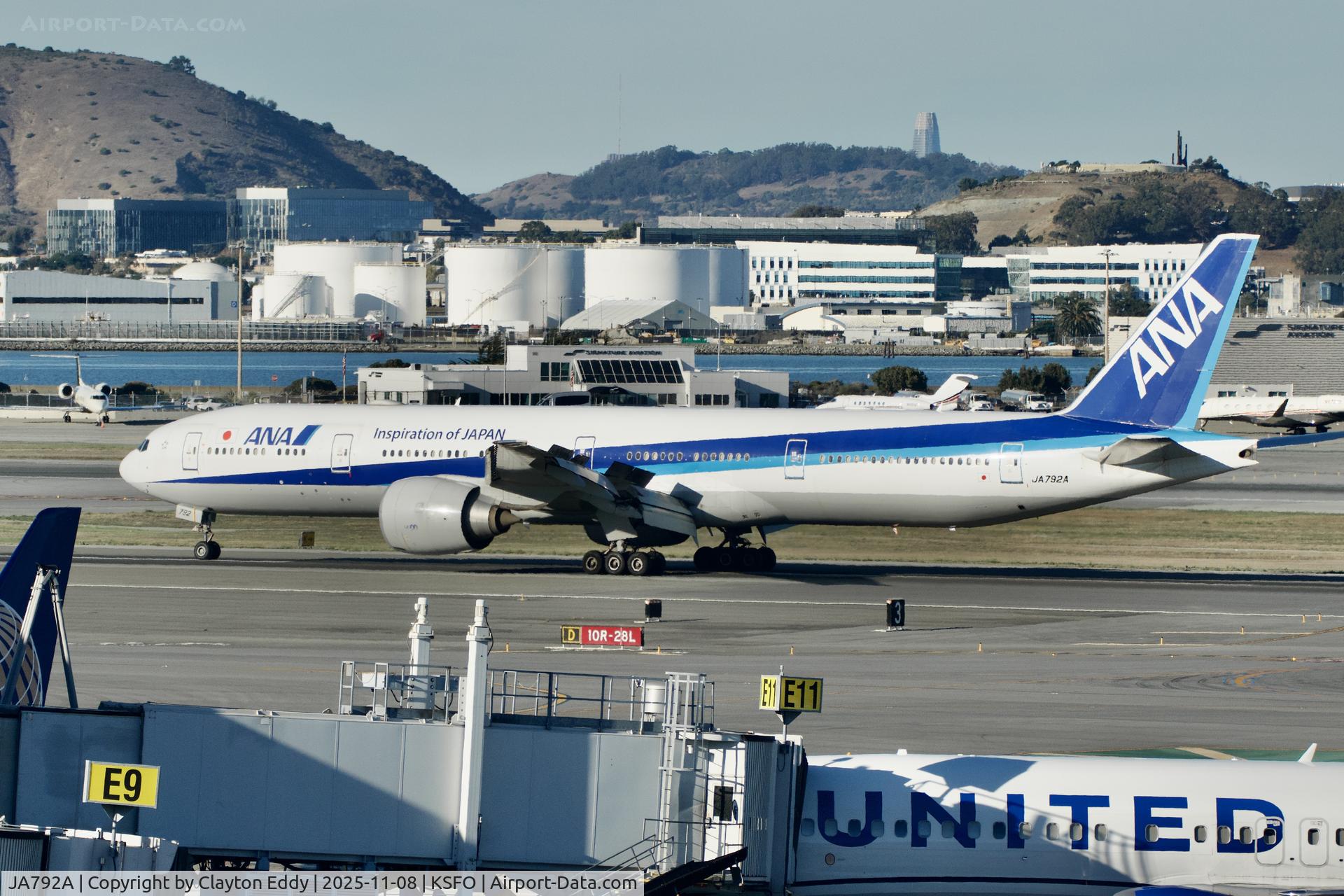JA792A, 2015 Boeing 777-381/ER C/N 60381, Sky Terrace SFO 2025