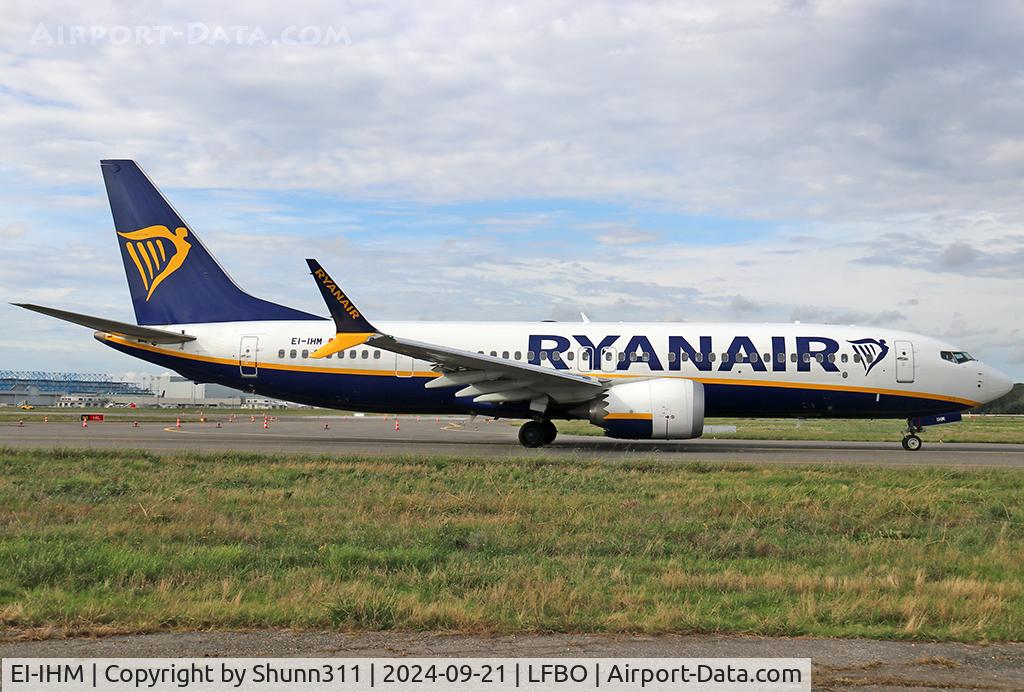 EI-IHM, Boeing 8200 MAX C/N 62359 / 8649, Taxiing homding point rwy 14R for departure...