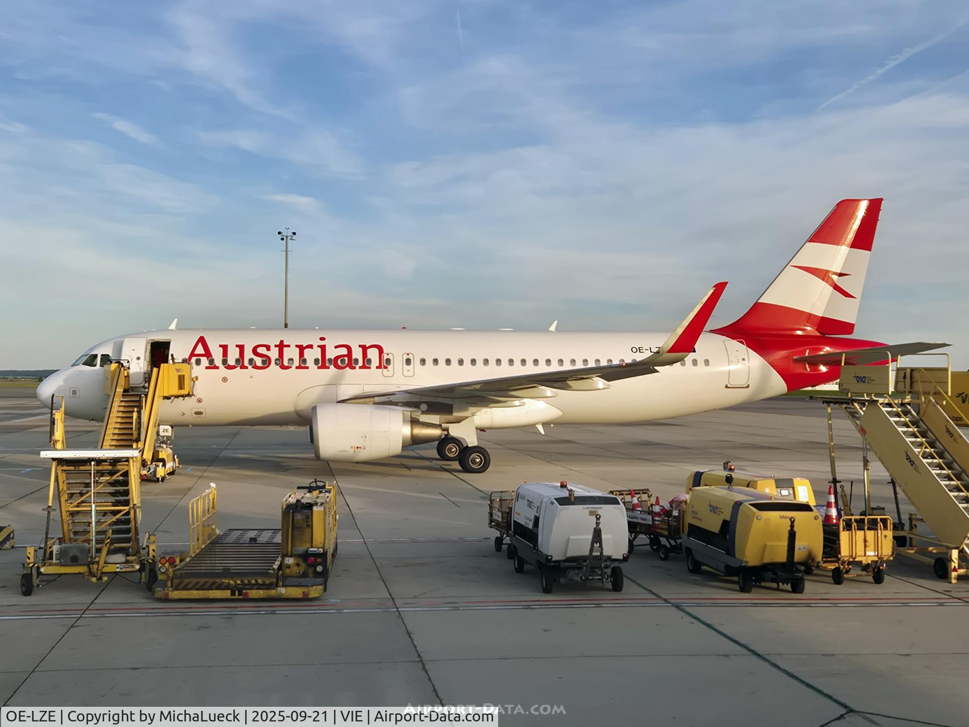 OE-LZE, 2013 Airbus A320-214 C/N 5754, At Schwechat