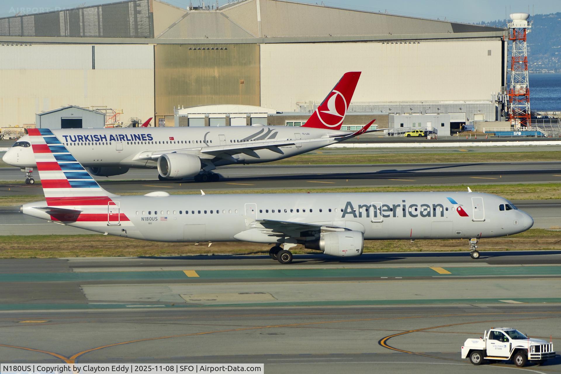 N180US, 2001 Airbus A321-211 C/N 1525, Sky Terrace SFO 2025