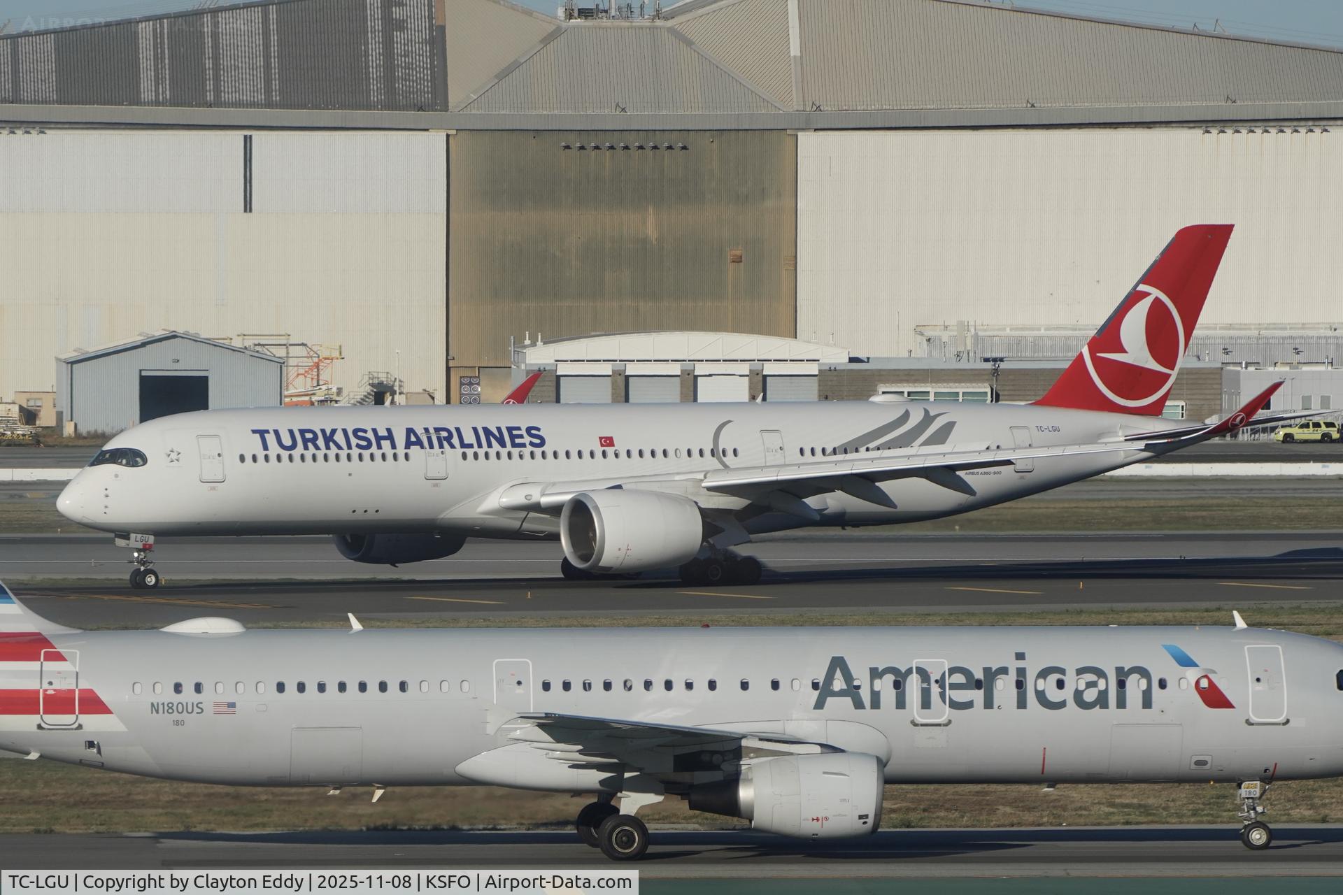 TC-LGU, Airbus 350-941 C/N 669, Sky Terrace SFO 2025