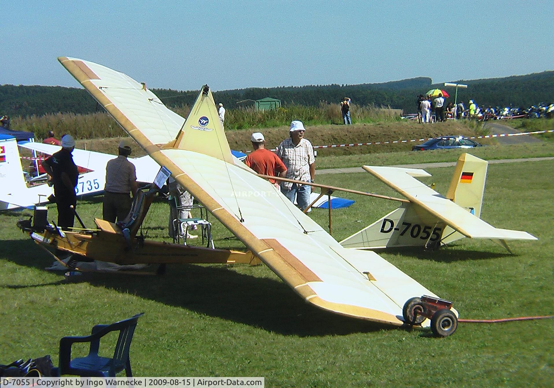 D-7055, Schneider DFS 108-14 SG-38 Schulgleiter C/N OSC-AB001, Schneider DFS 108-14 SG-38 Schulgleiter at the Montabaur airshow 2009