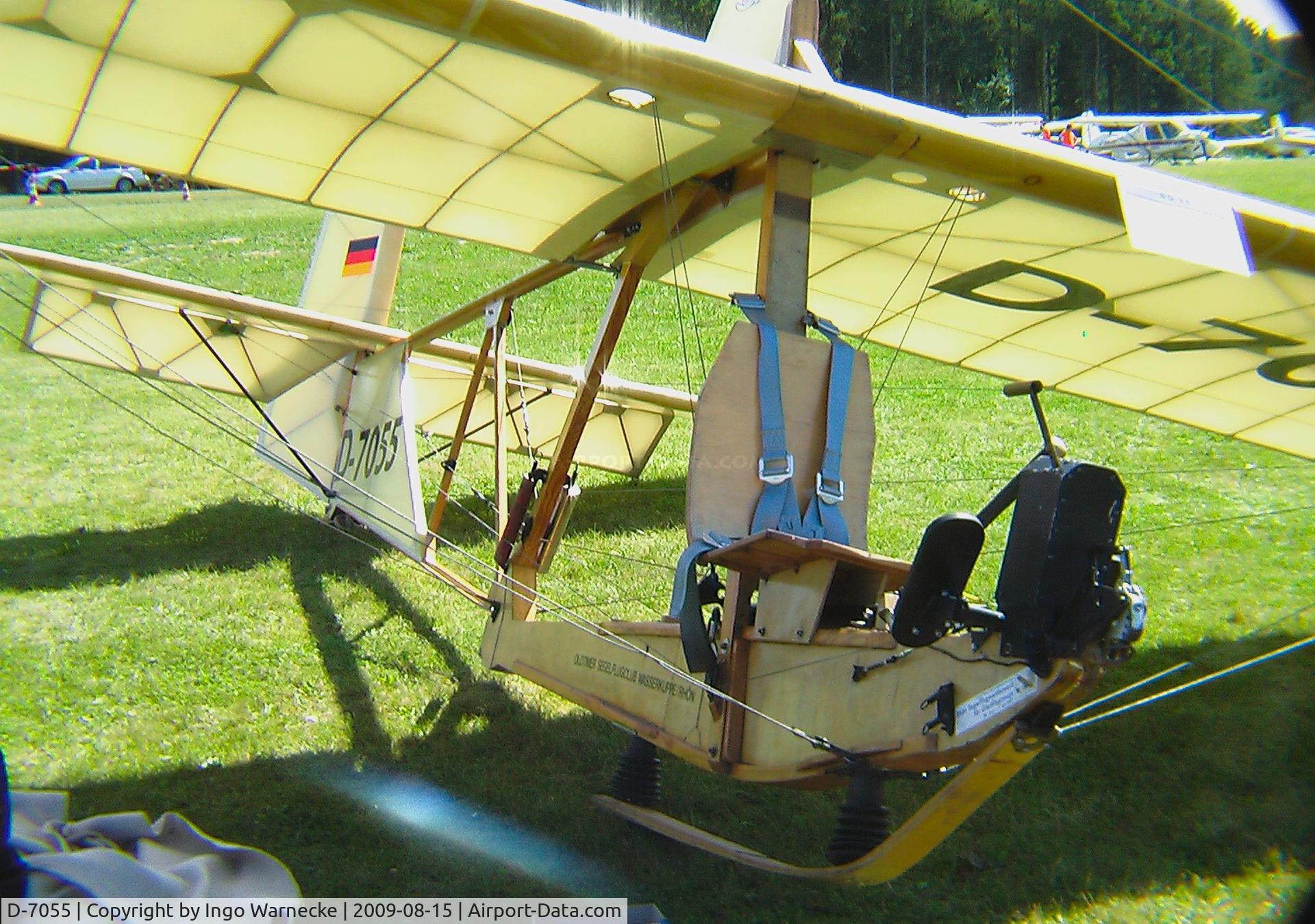 D-7055, Schneider DFS 108-14 SG-38 Schulgleiter C/N OSC-AB001, Schneider DFS 108-14 SG-38 Schulgleiter at the Montabaur airshow 2009