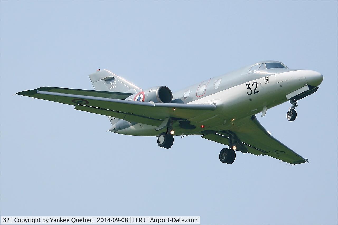 32, 1974 Dassault Falcon 10MER C/N 32, Dassault Falcon 10 MER, Landivisiau Naval Air Base (LFRJ-LDV)