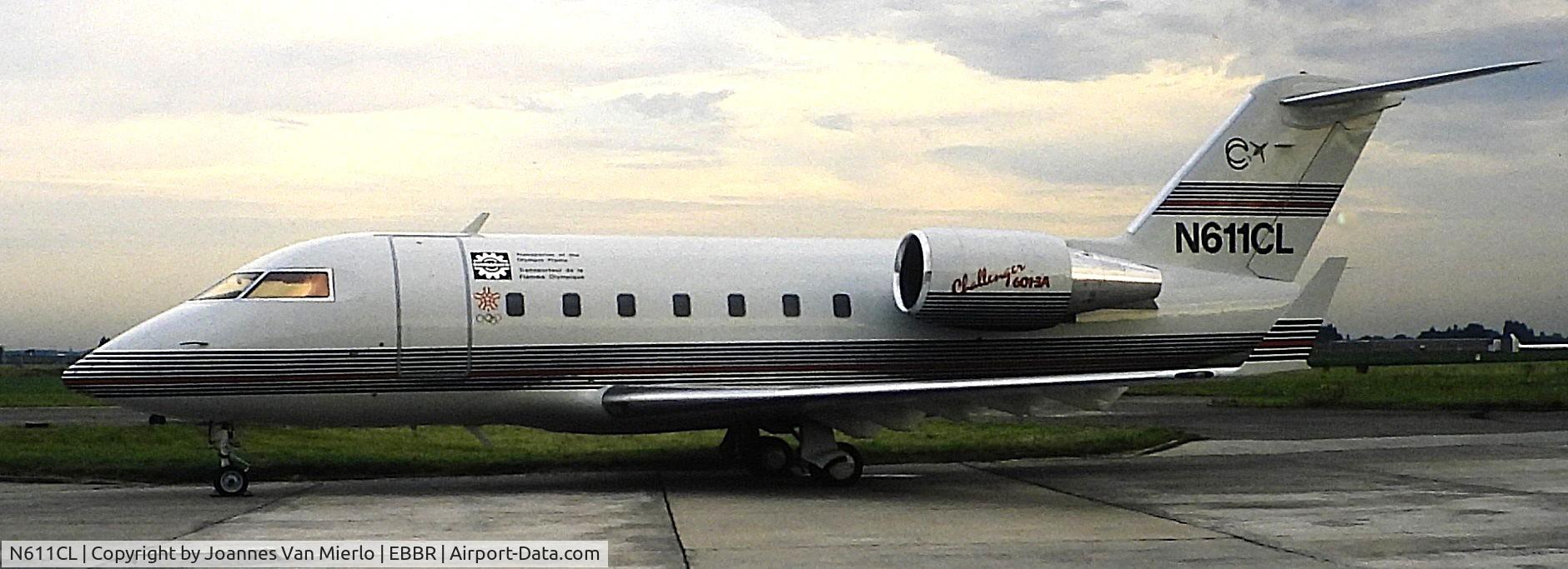 N611CL, 1985 Canadair Challenger 601 C/N 3030, ex-slide
