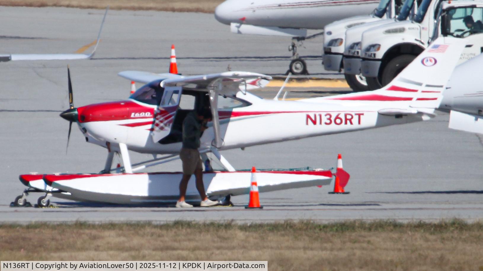 N136RT, , Legend L600