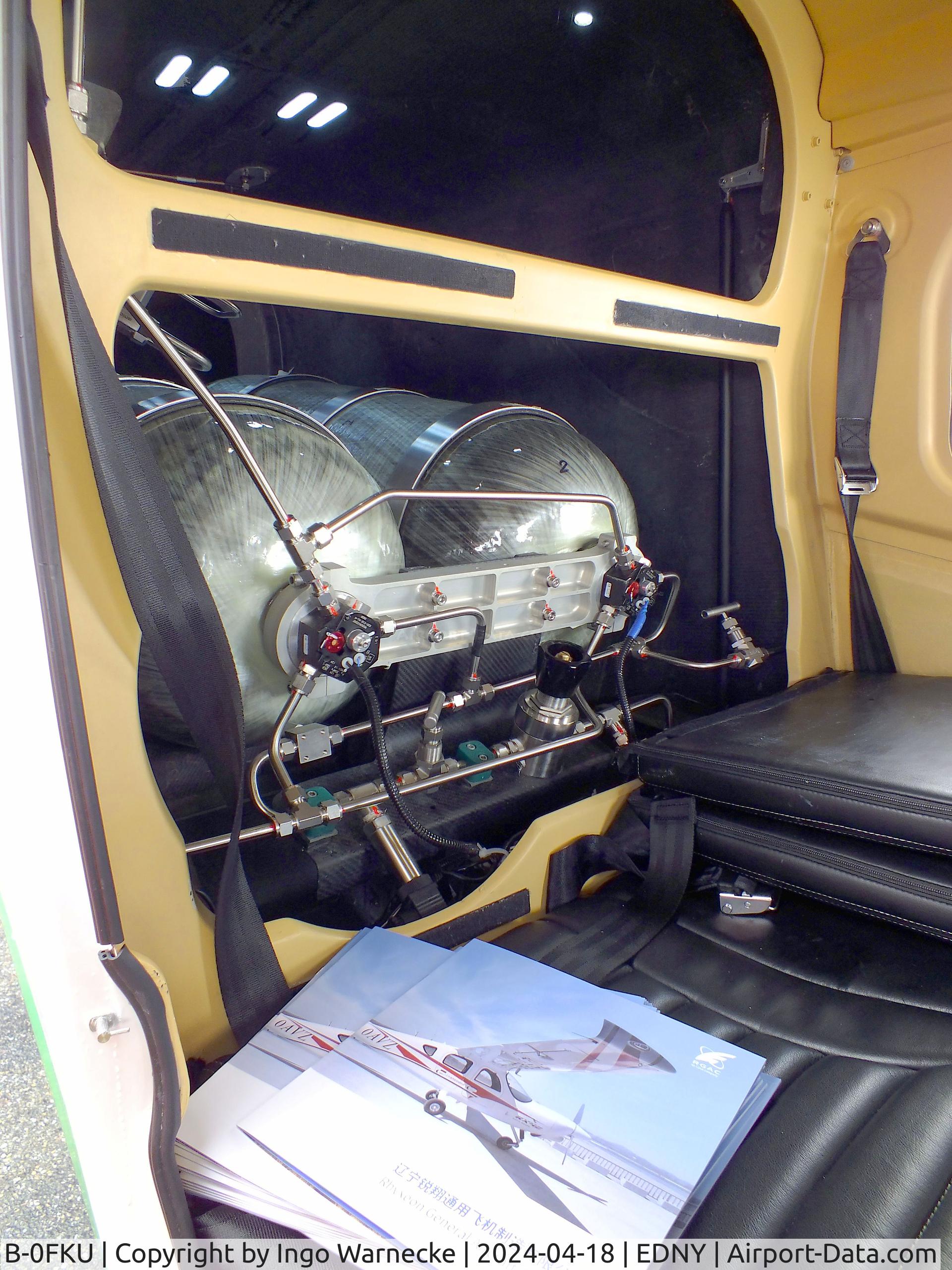 B-0FKU, 2023 Liaoning Ruixiang RX4HE C/N not found_B-0FKU, Rhyen Aircraft Industry (Liaoning Ruixiang) RX4HE with hydrogen engine at the AERO 2024, Friedrichshafen #i